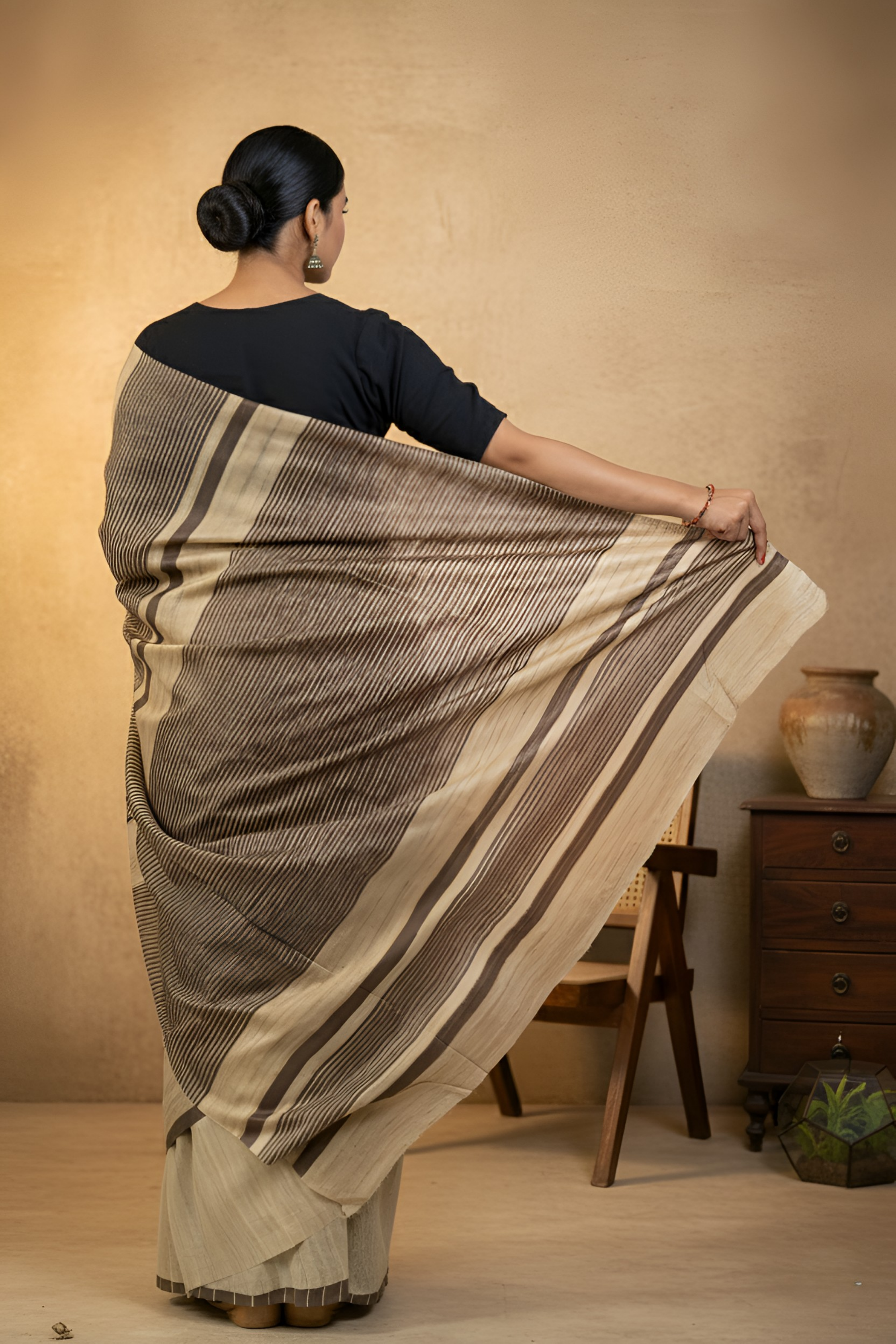 Beautiful Dark Brown & Raw Gold Gicha Tussar Silk Saree With Blouse Piece