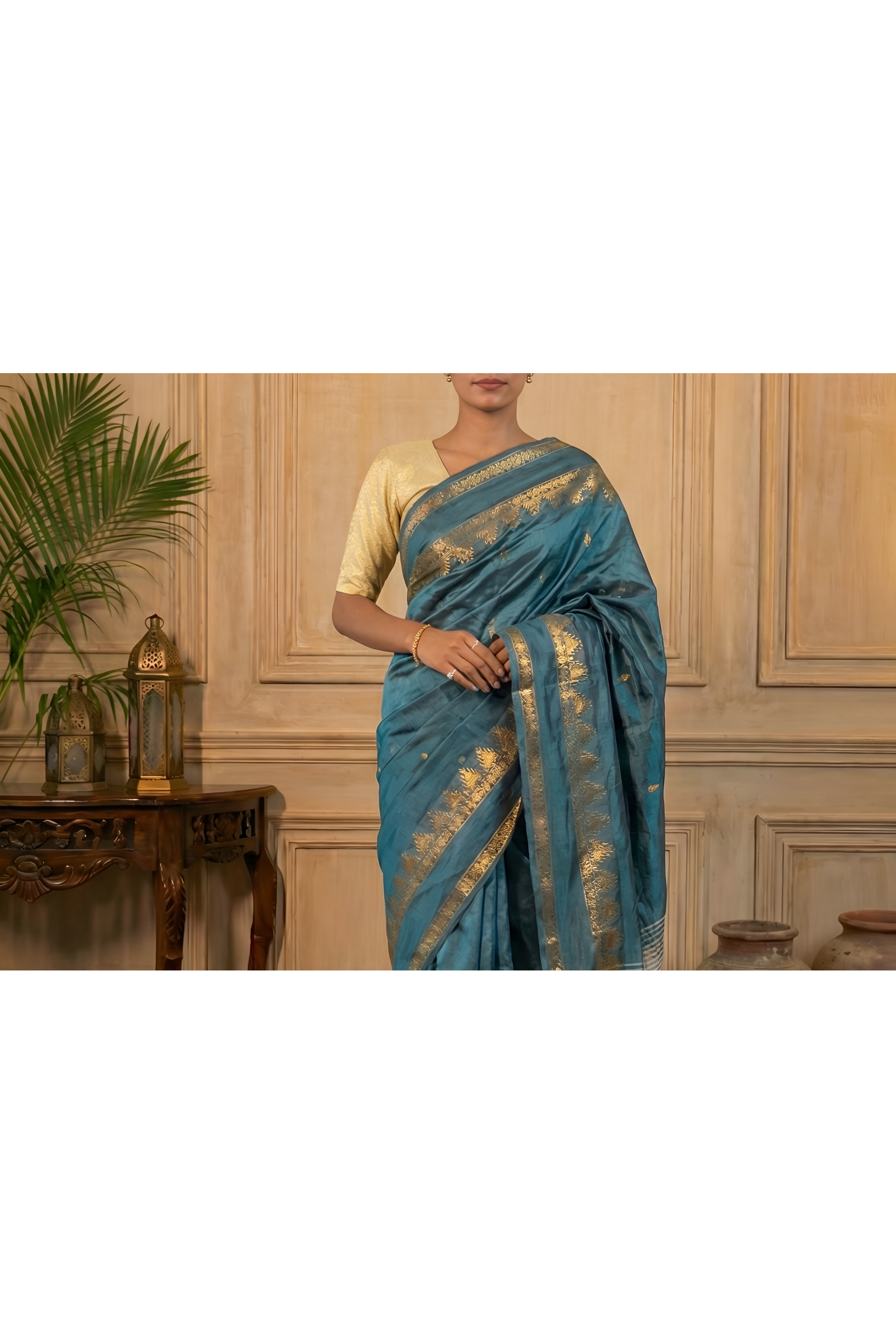 Dark Green Body & Off White Palla Banana Silk Saree with Zari With Blouse Piece