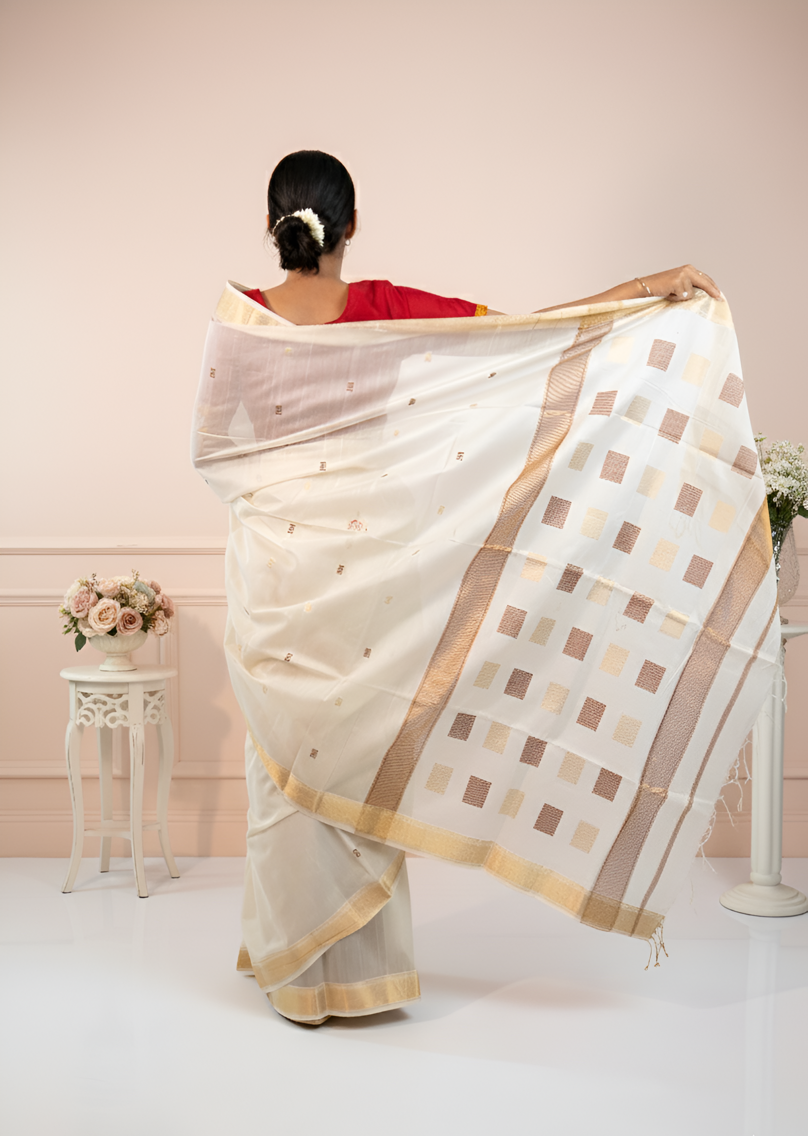 Off White Gold & Brown Maheshwari Saree With Blouse Piece