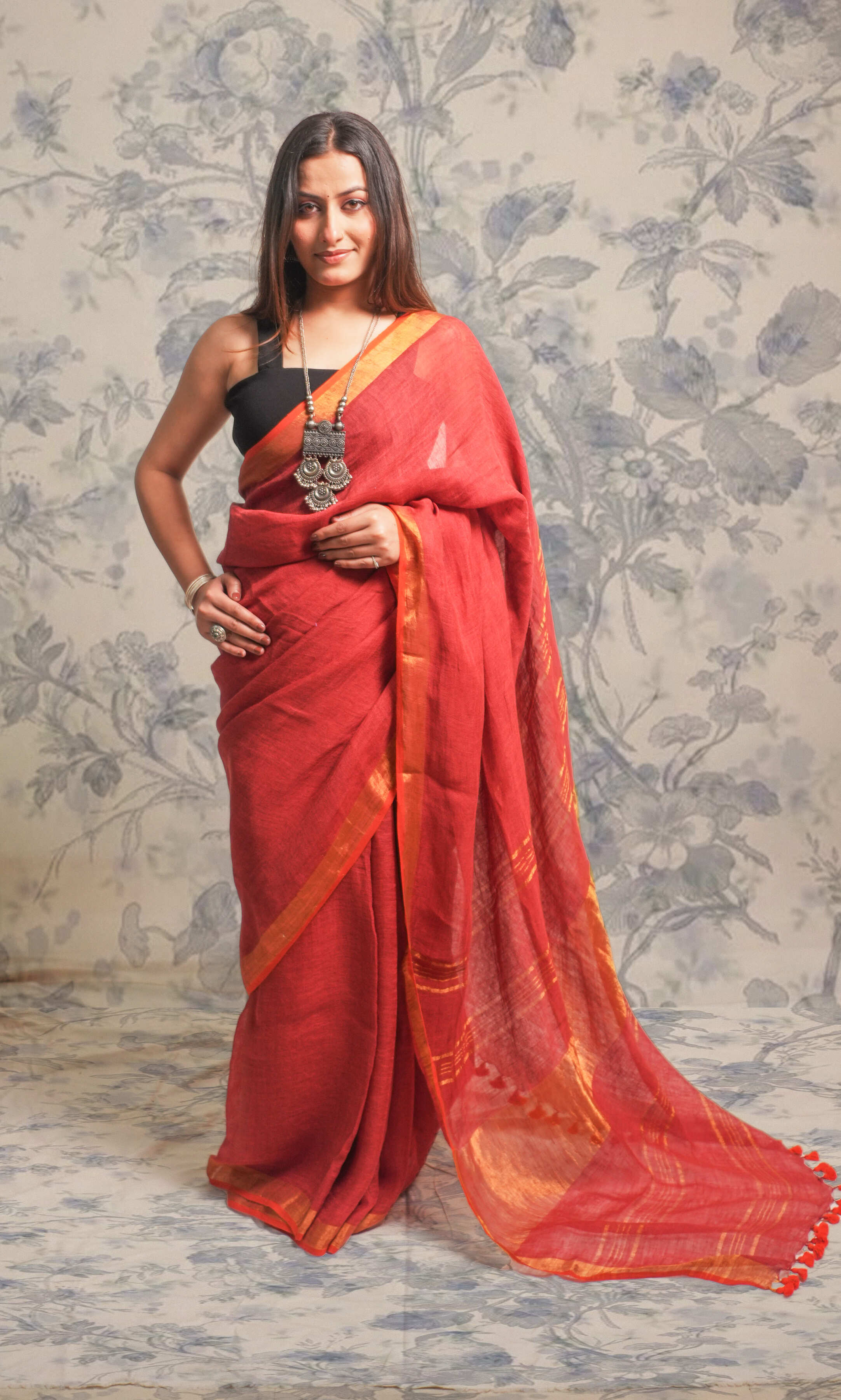 Red And Silver Border Linen Saree