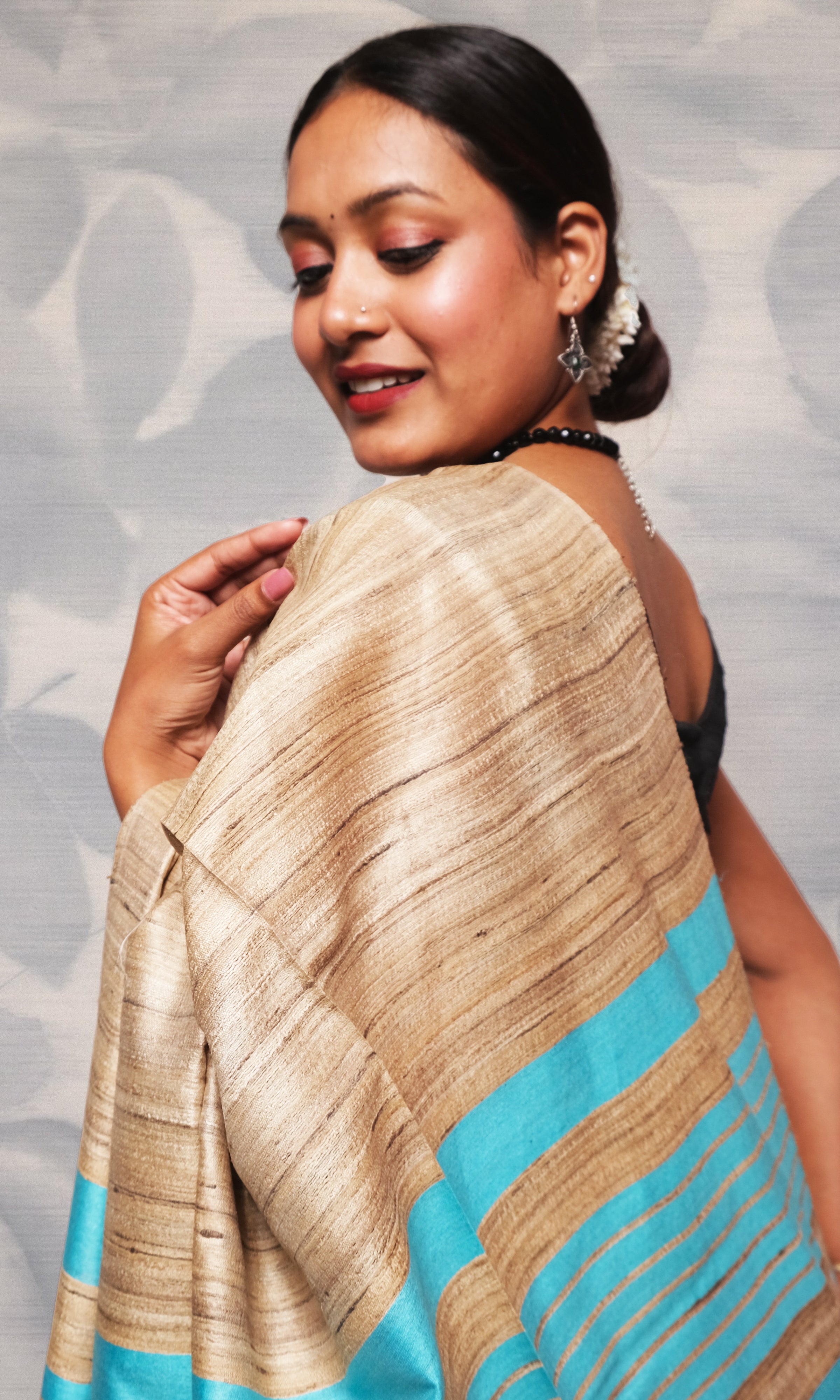 Beautiful Firozi Blue And Raw Gicha Tussar Silk Saree