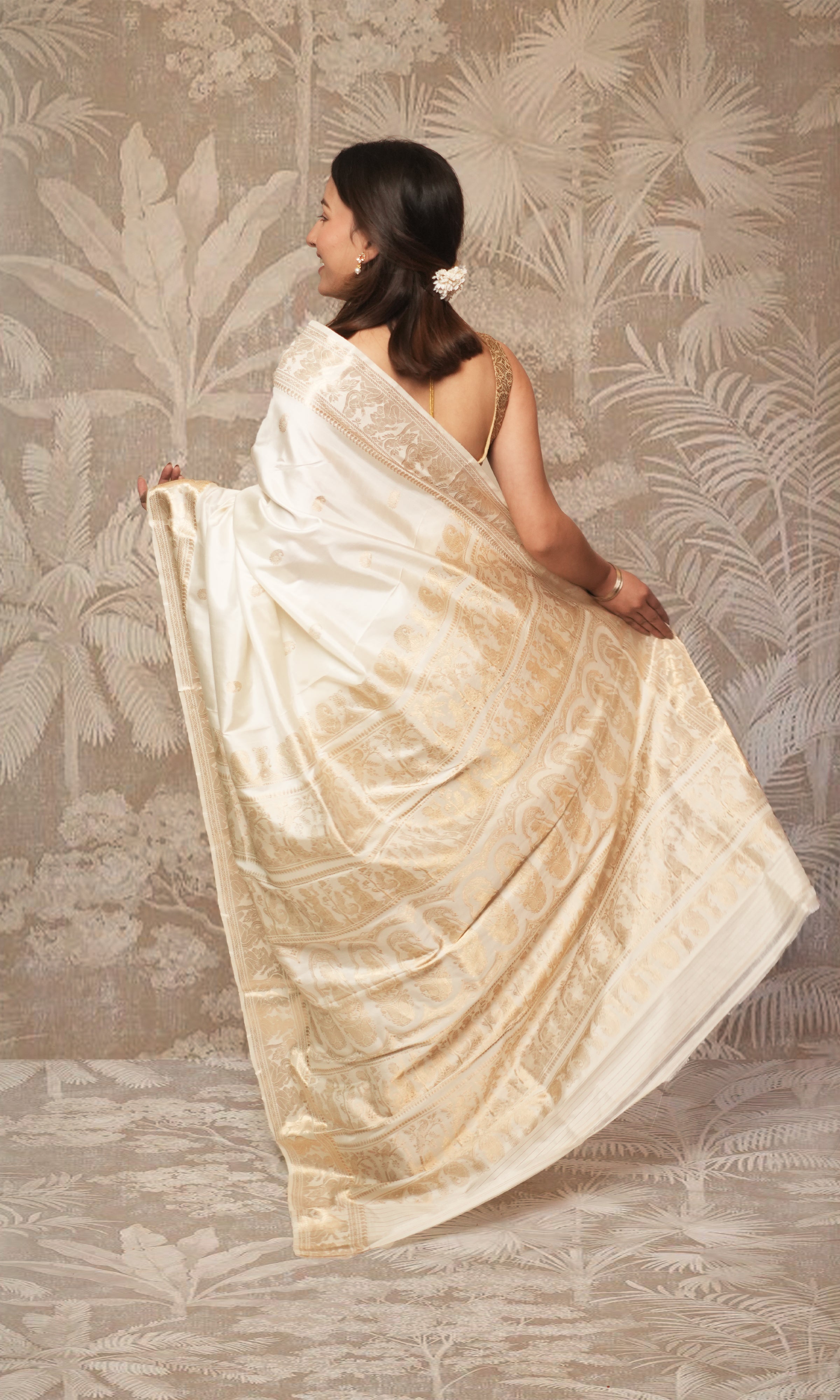 White With Gold Zari Work Swarnachari Silk  Saree