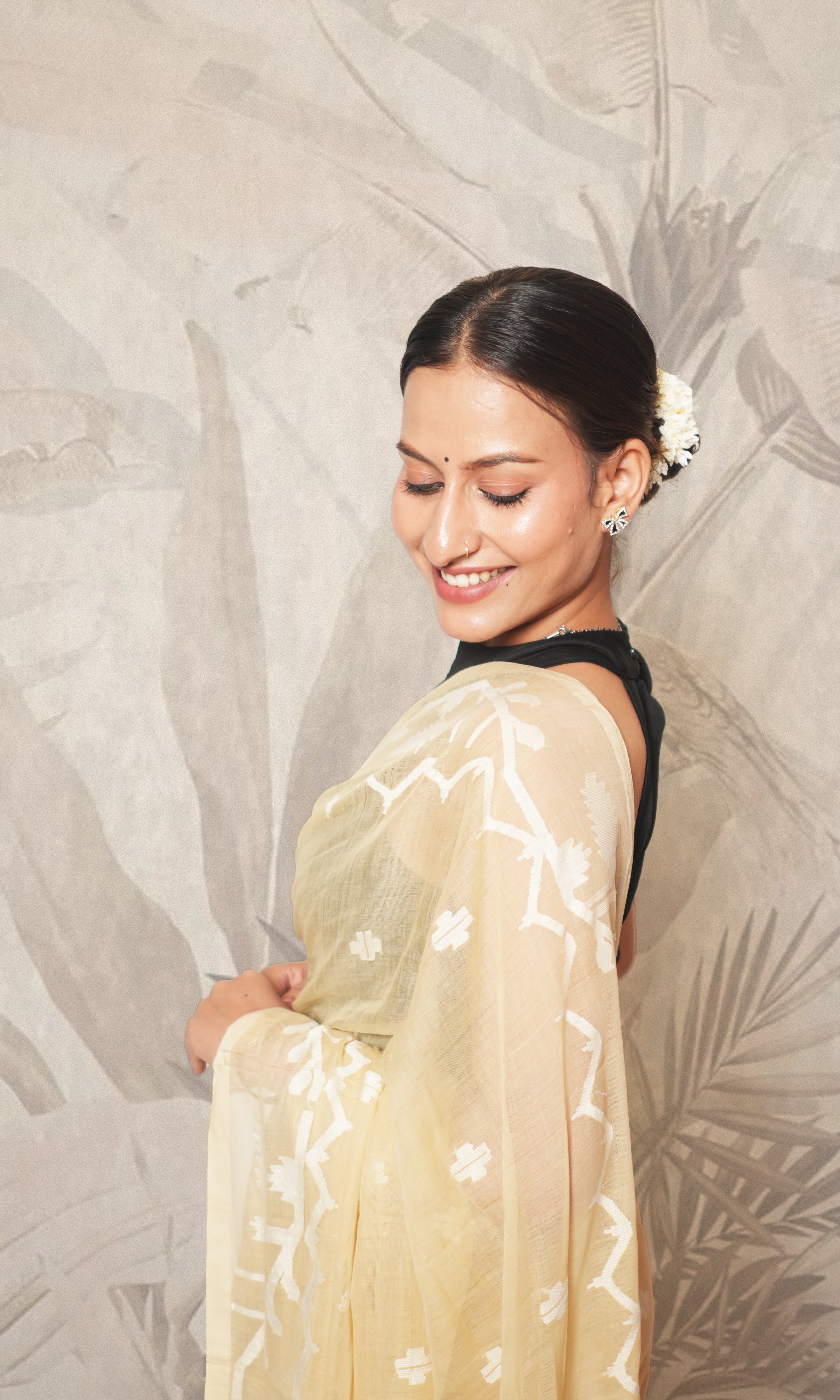 Light Bright Cream Jamdani Saree Without Blouse Piece