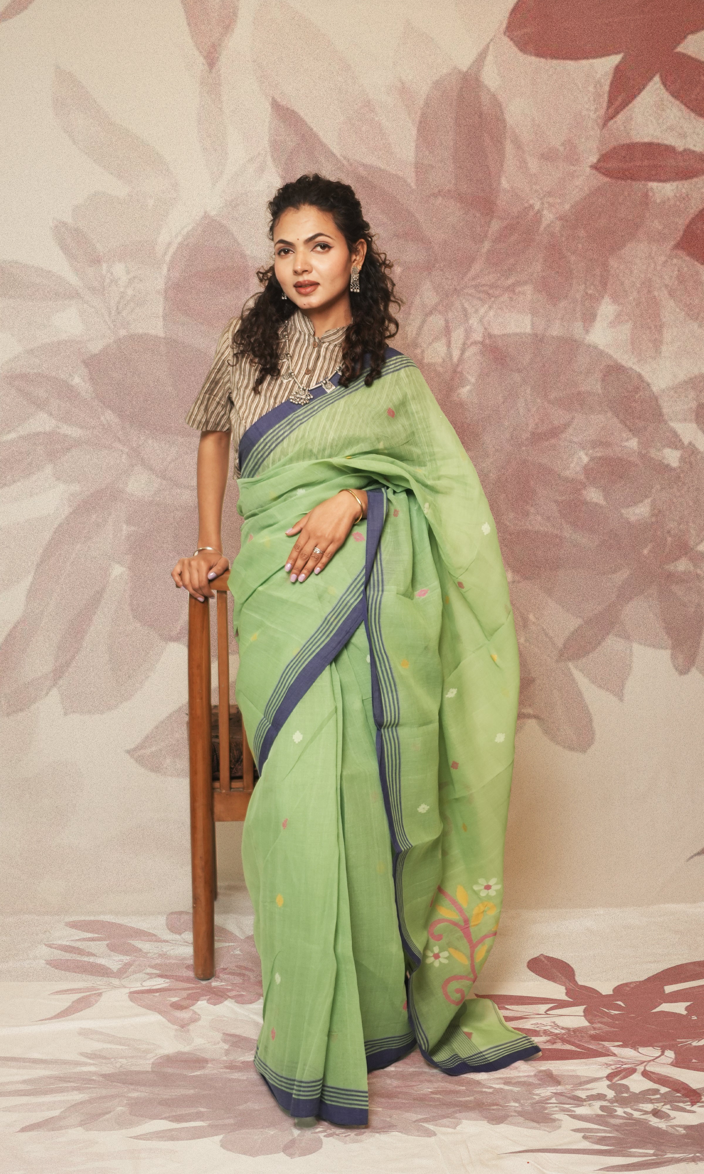 Light Pista Green And Blue Cotton Jamdani Saree