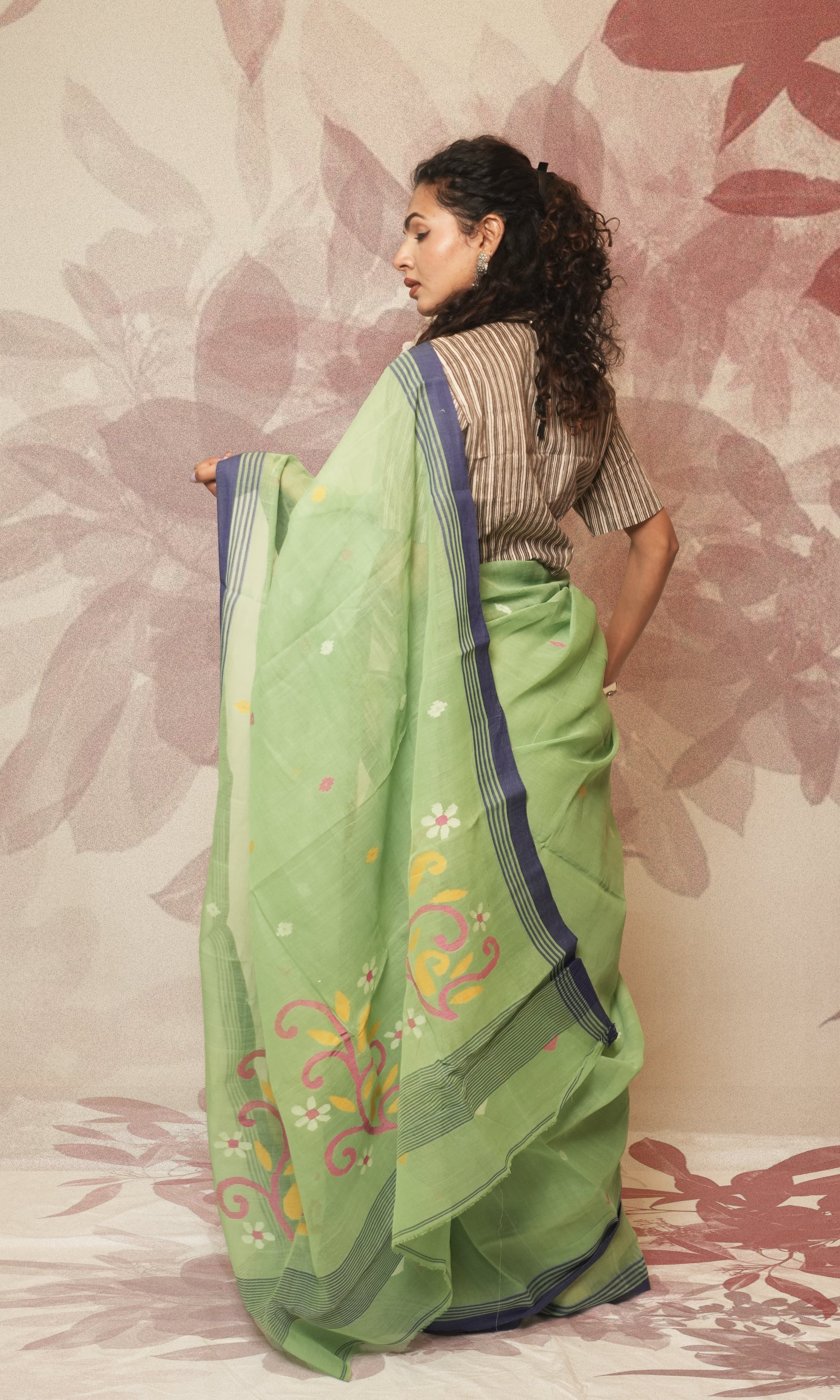 Light Pista Green And Blue Cotton Jamdani Saree