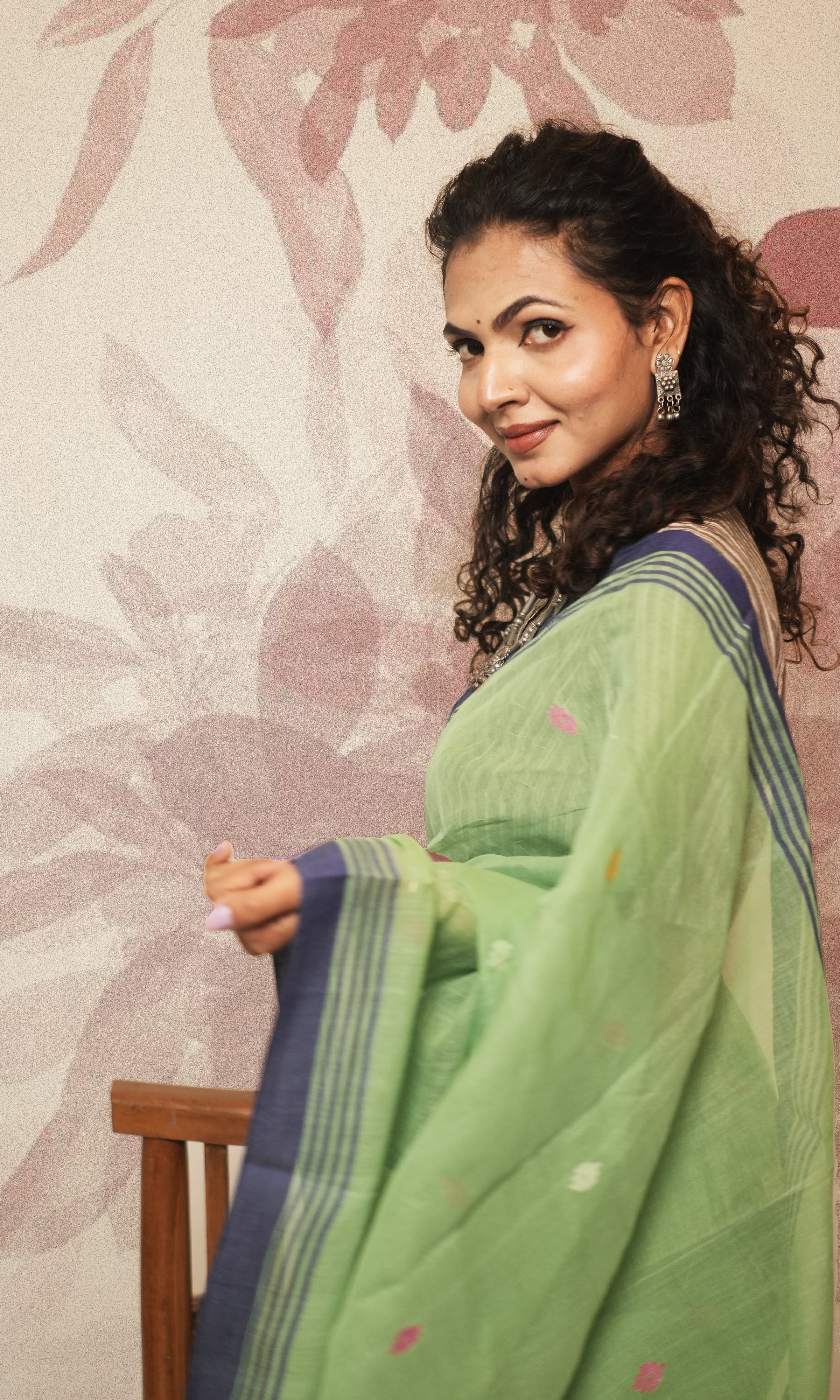 Light Pista Green And Blue Cotton Jamdani Saree