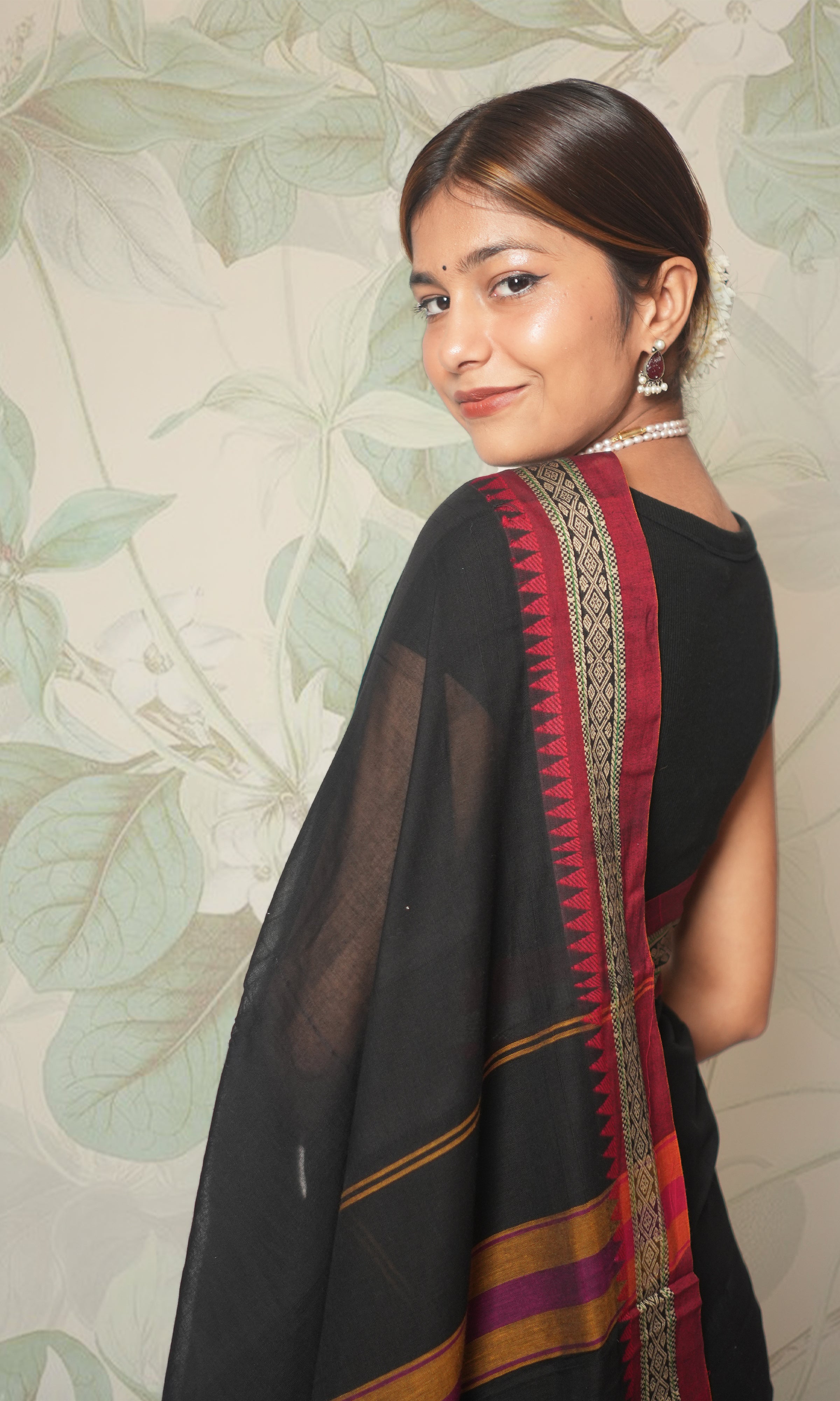 Black & Red Cotton Saree With Blouse Piece