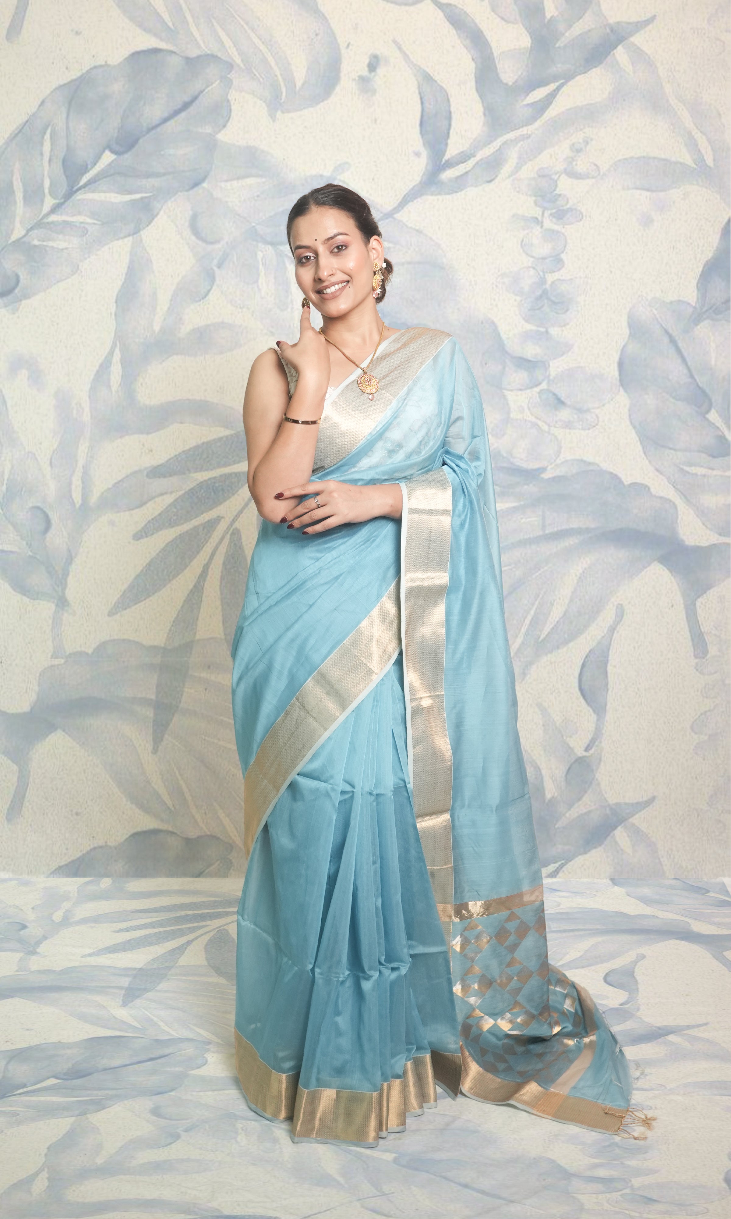 Powder Blue Gold & Silver Maheshwari Saree With Blouse Piece