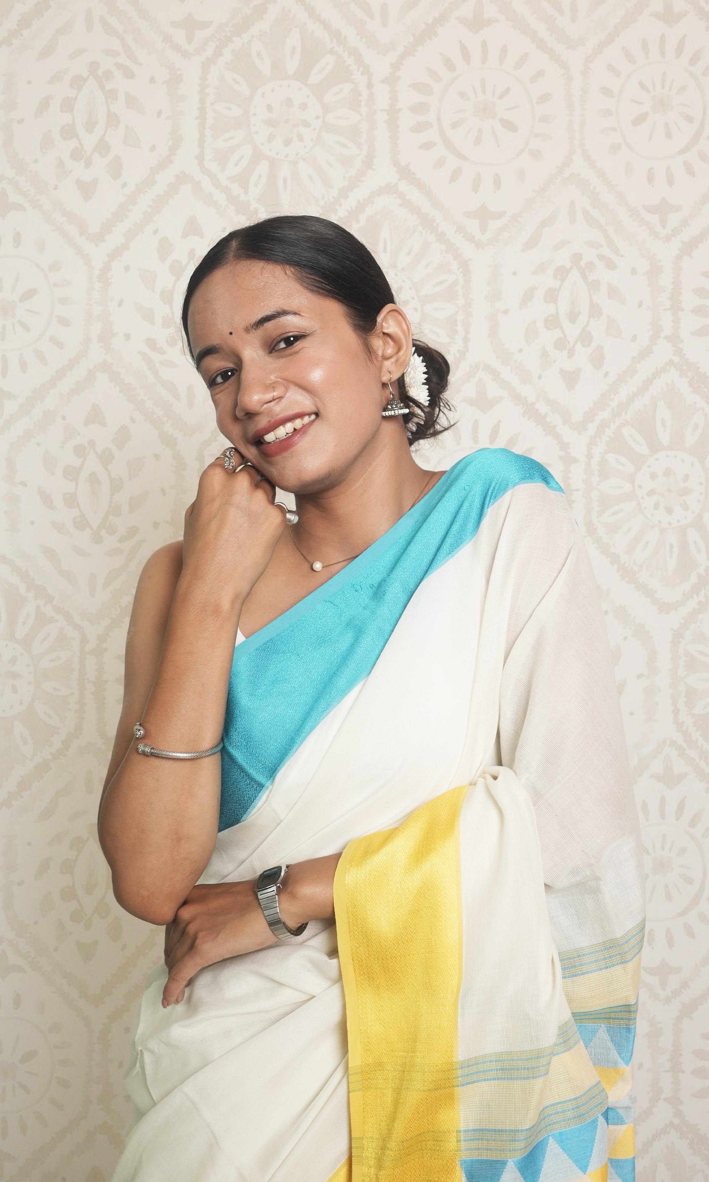 Yellow & Blue Ganaga Jamuna Border White Maheshwari Saree With Blouse Piece