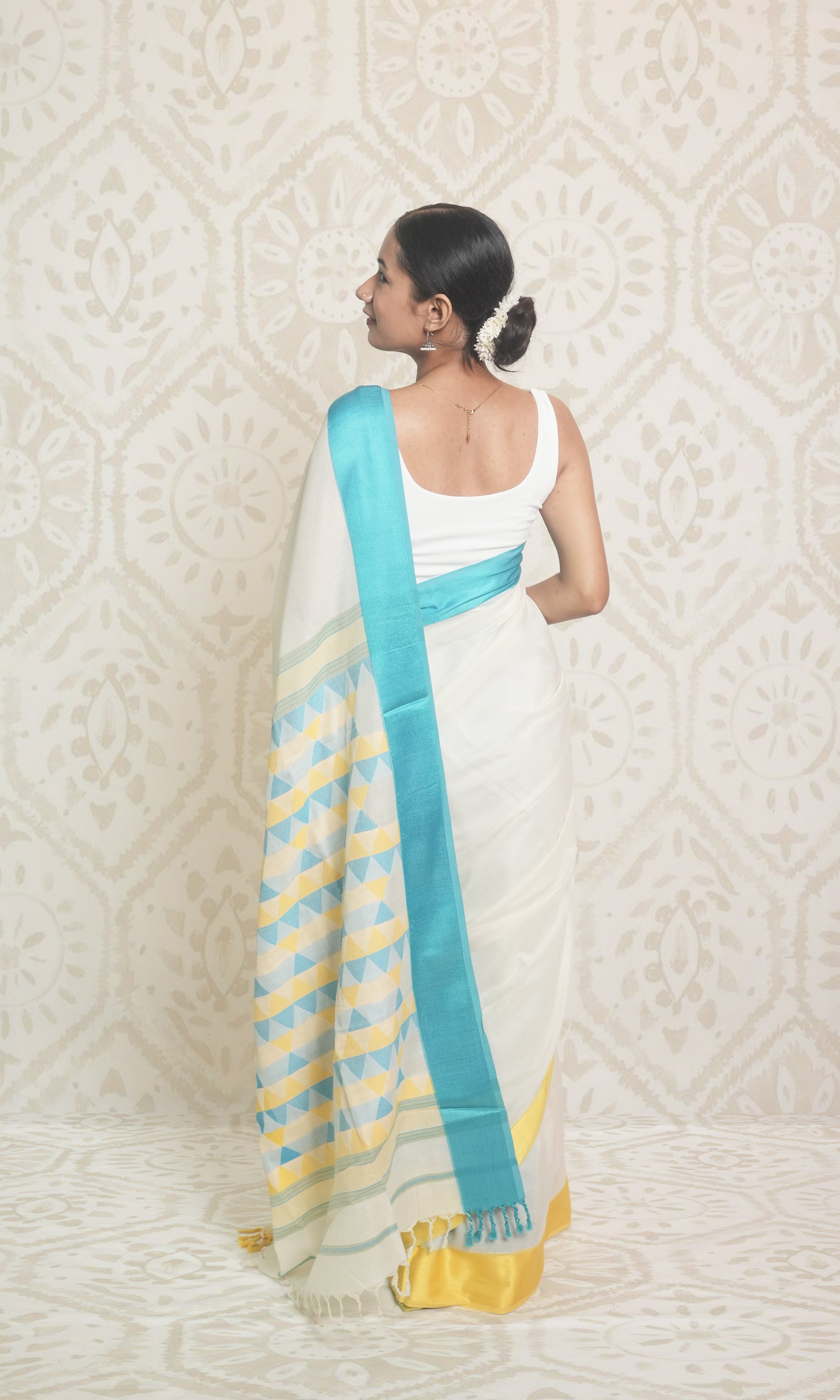 Yellow & Blue Ganaga Jamuna Border White Maheshwari Saree With Blouse Piece