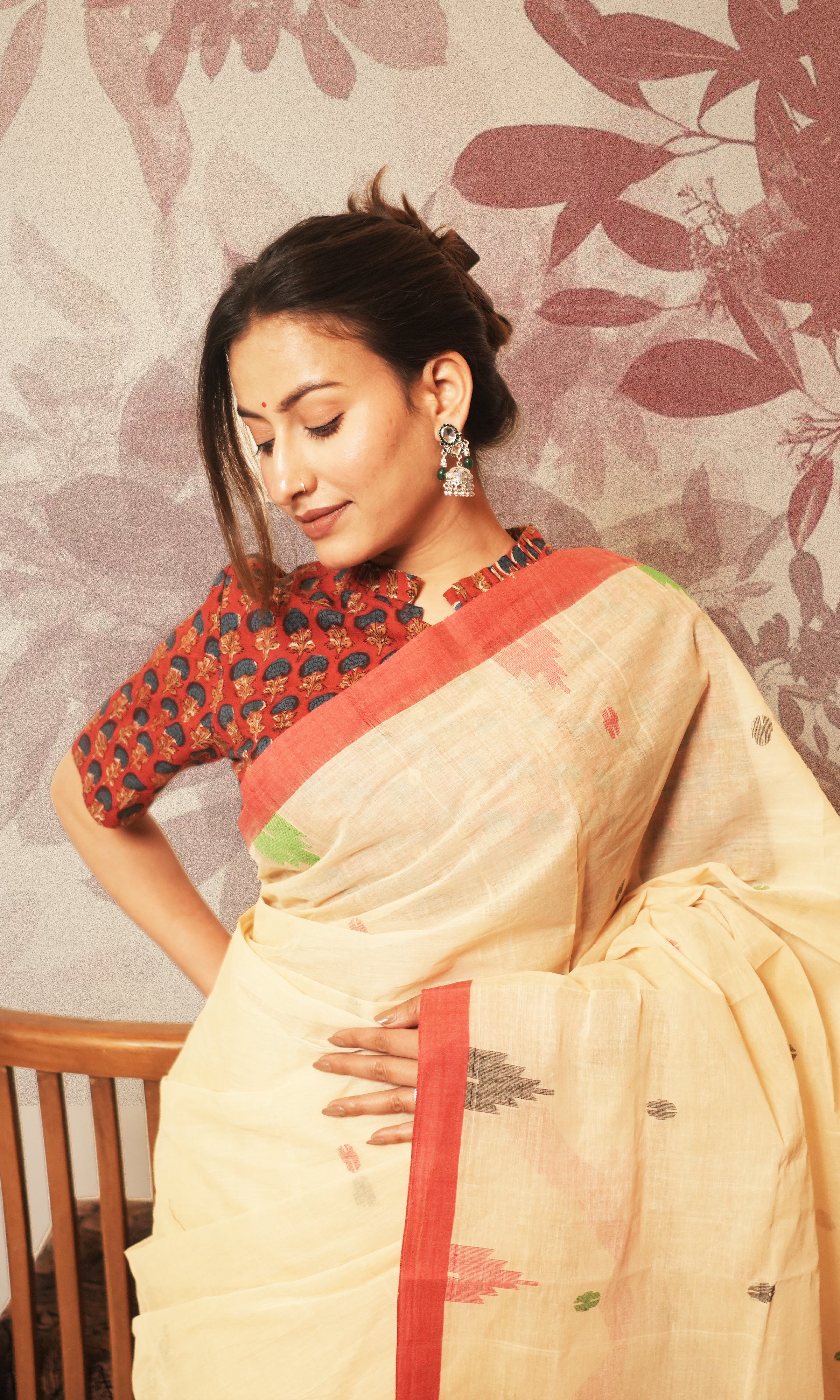 Cream And Red Cotton Jamdani Saree