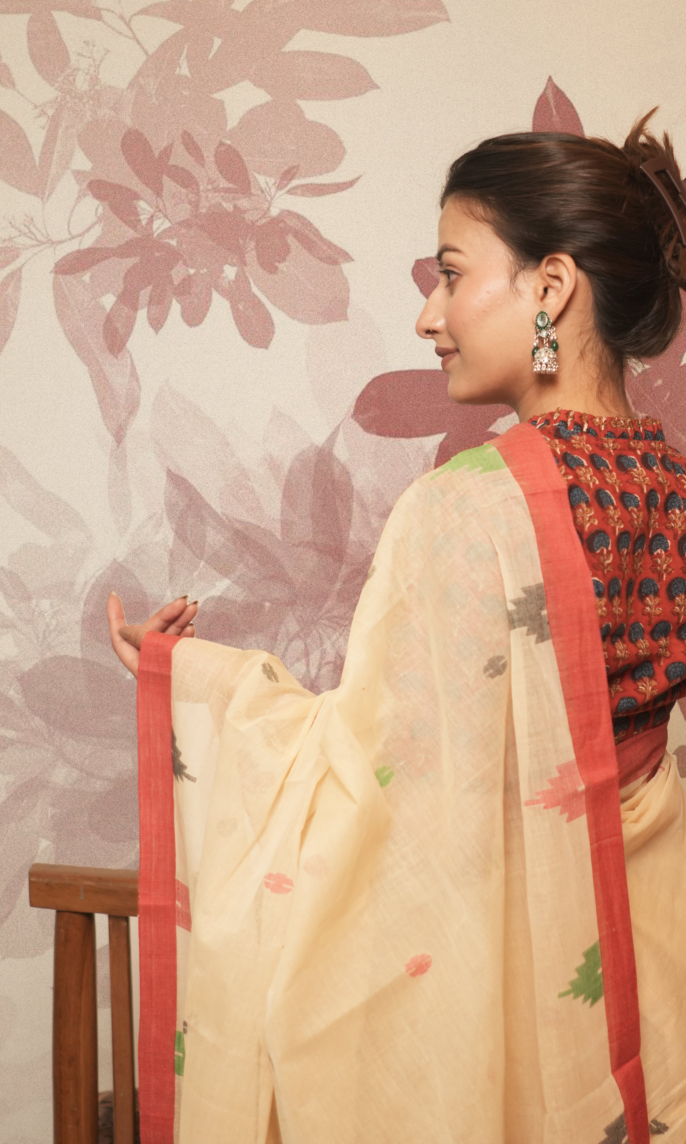 Cream And Red Cotton Jamdani Saree