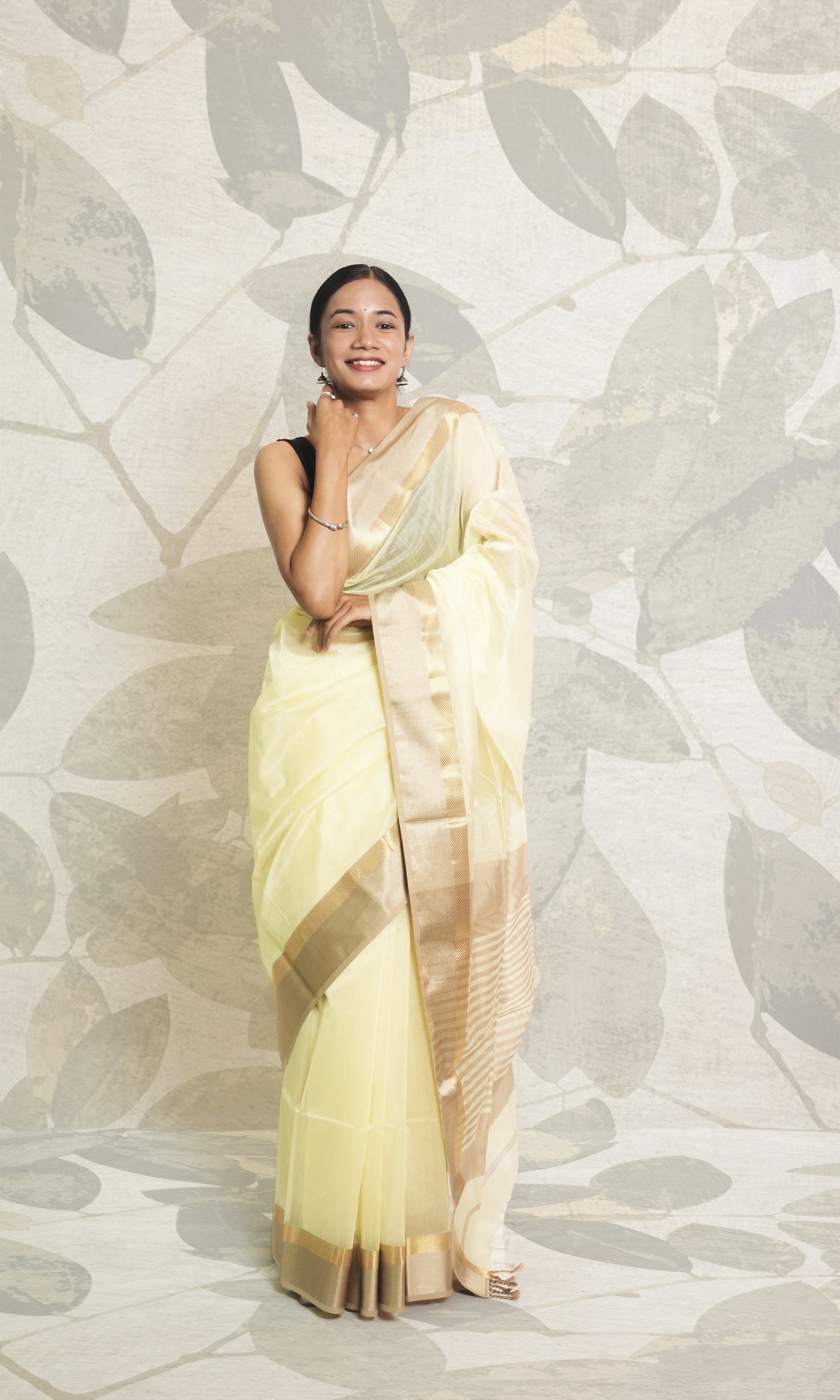 Light Pastel Yellow Maheshwari Saree With Blouse Piece