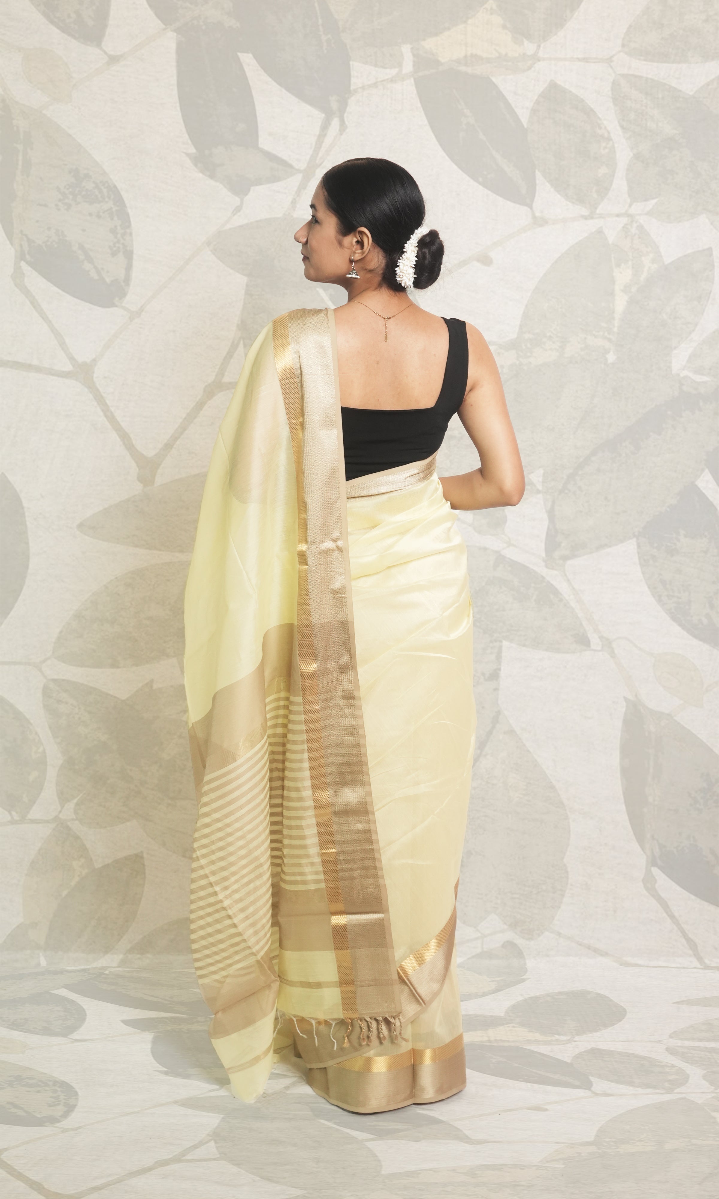 Light Pastel Yellow Maheshwari Saree With Blouse Piece