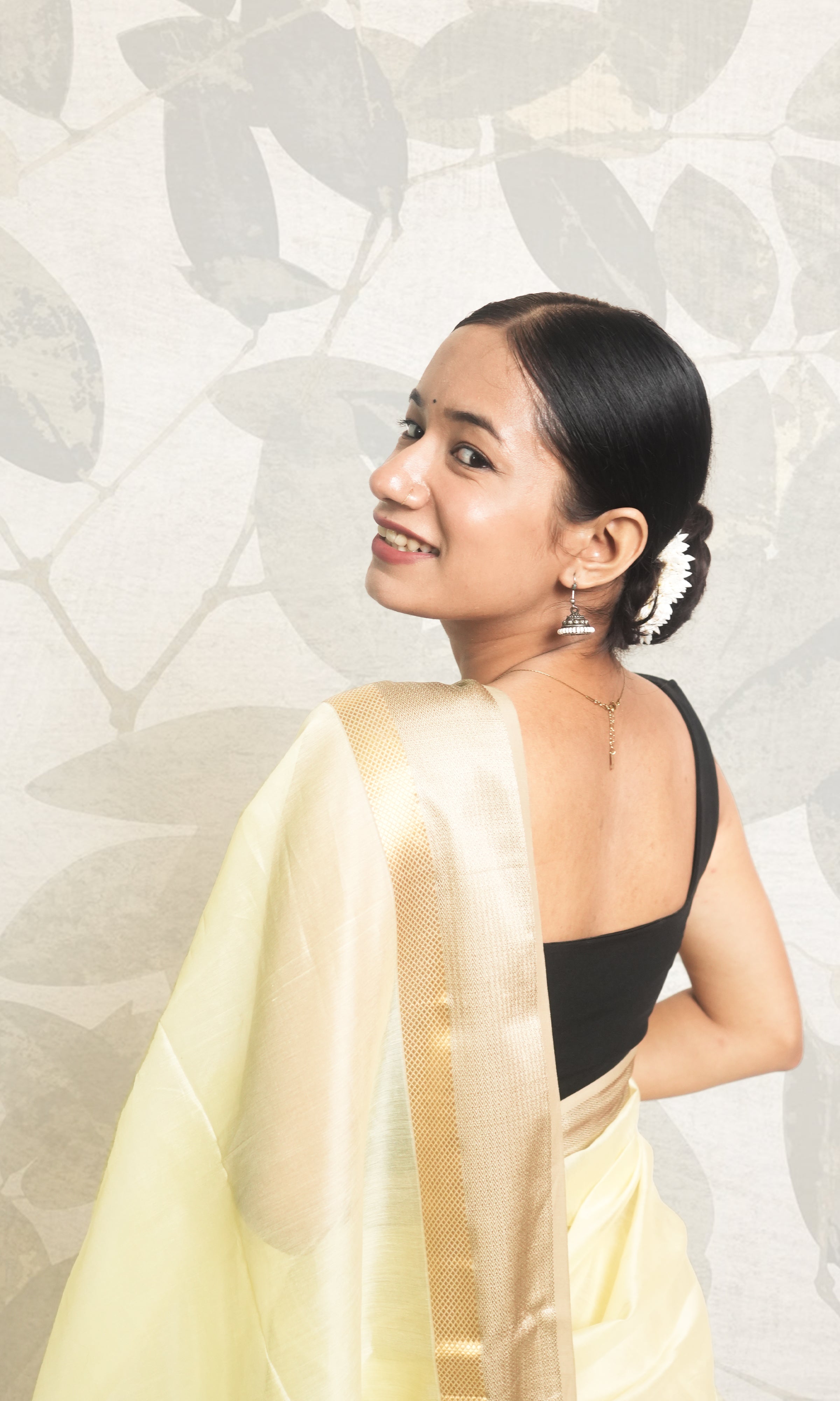 Light Pastel Yellow Maheshwari Saree With Blouse Piece