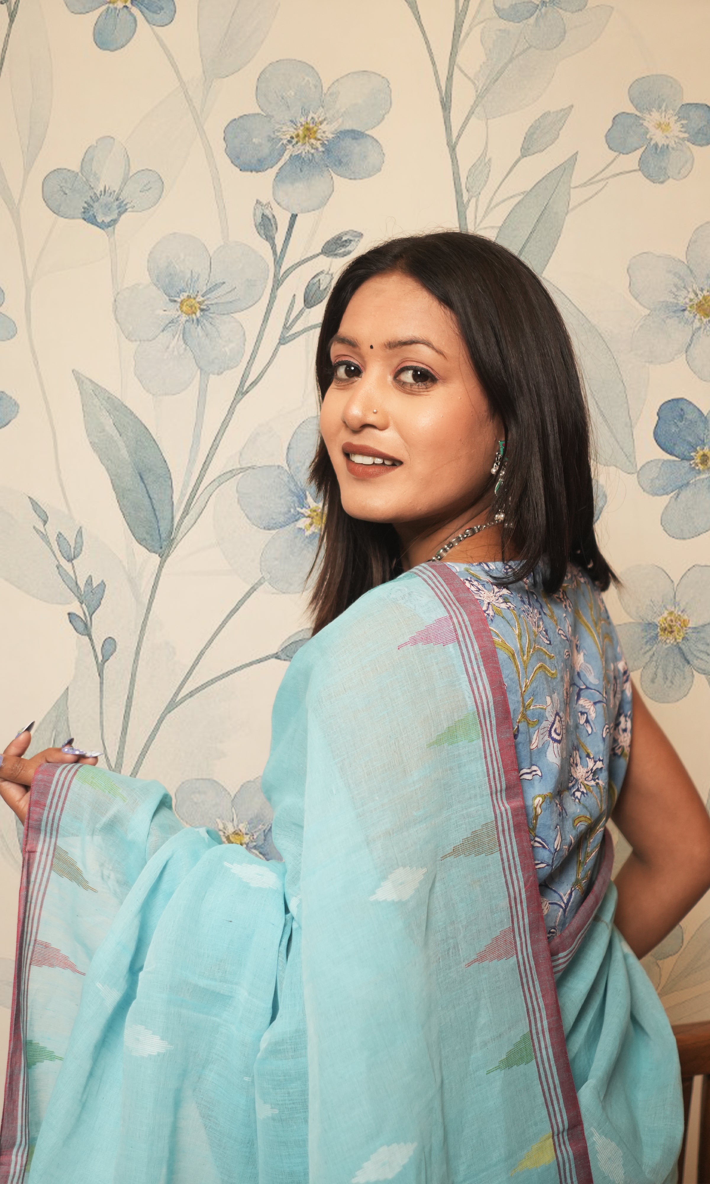 Sky Blue And Light Red Cotton Jamdani Saree