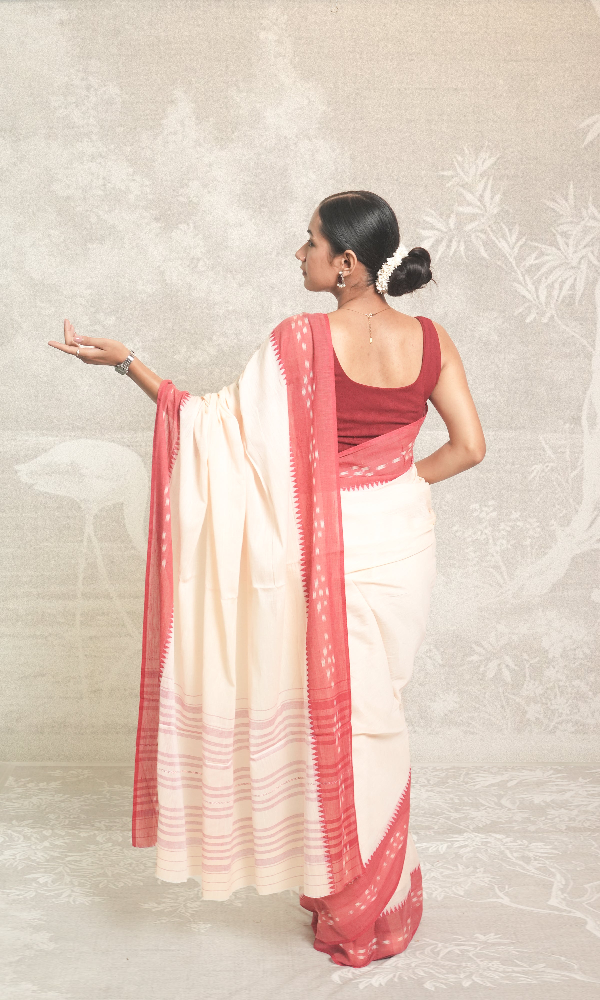 Off White & Red Dhonekhali Cotton Saree Without Blouse Piece