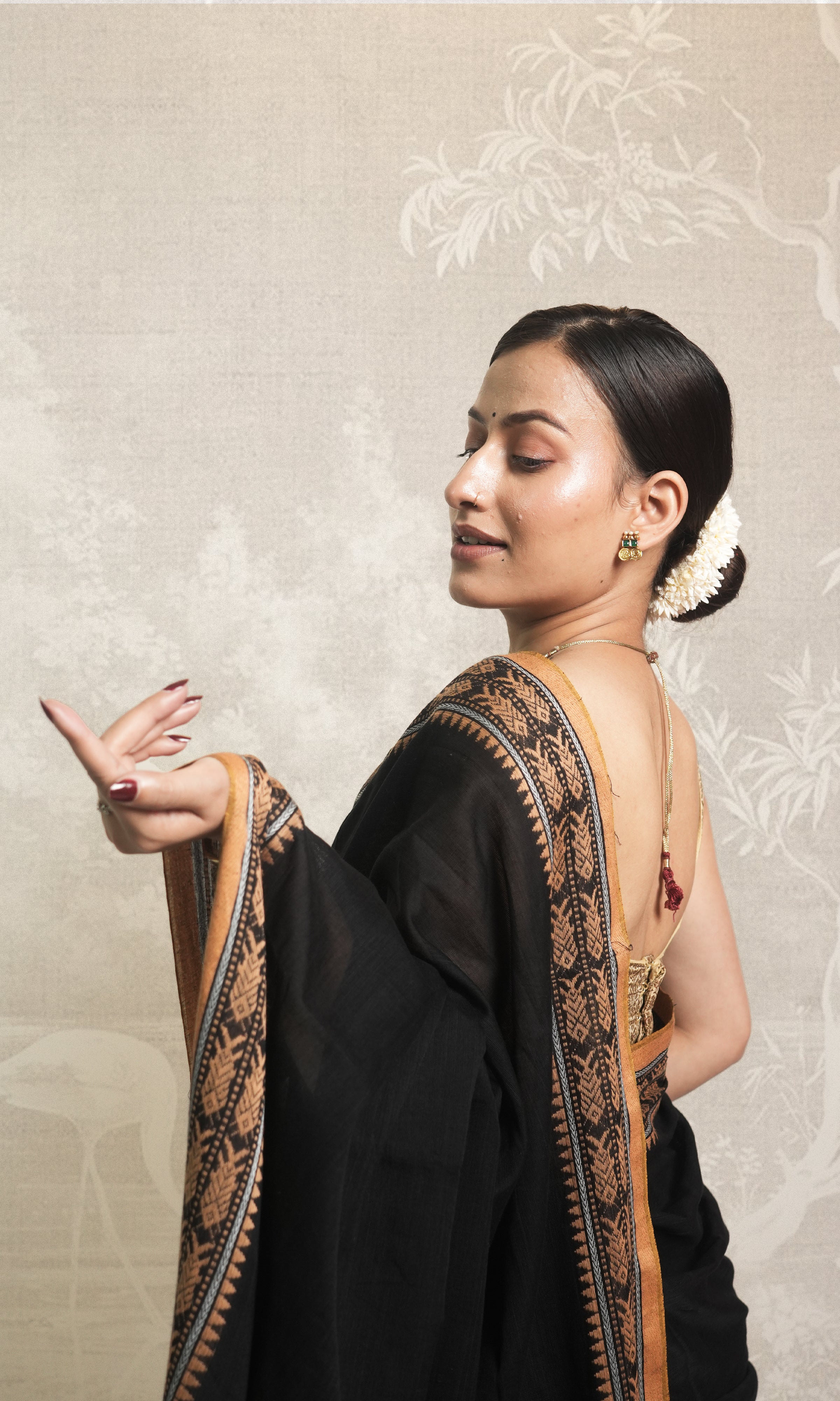 Black & Yellow Fish Border Dhonrkhali Cotton Saree Without Blouse Piece