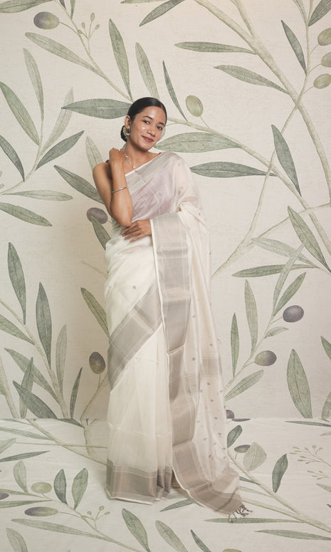 White & Black Butti Maheshwari Saree With Blouse Piece