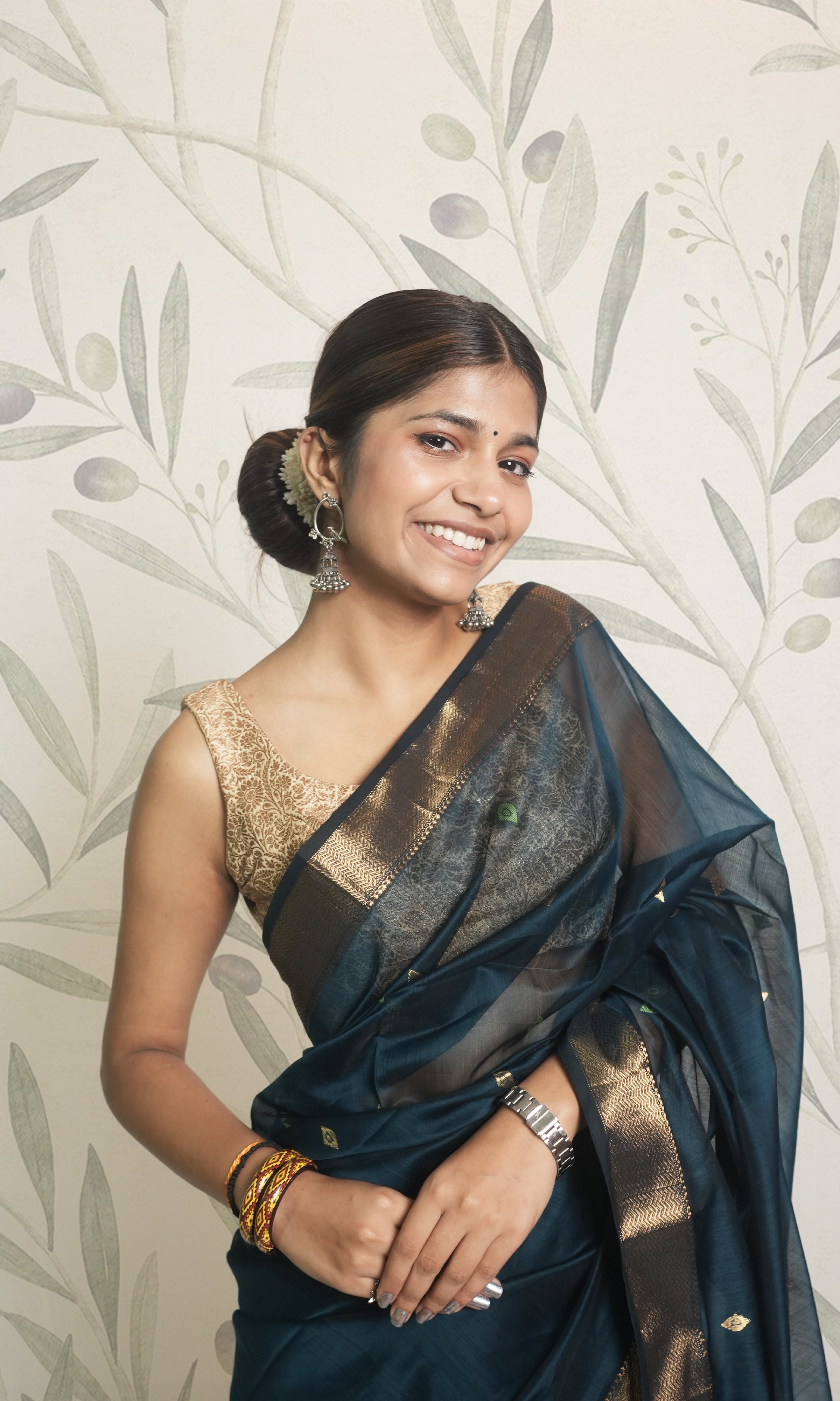 Deep Green & Light Green Palla Zari Maheshwari Saree With Blouse Piece