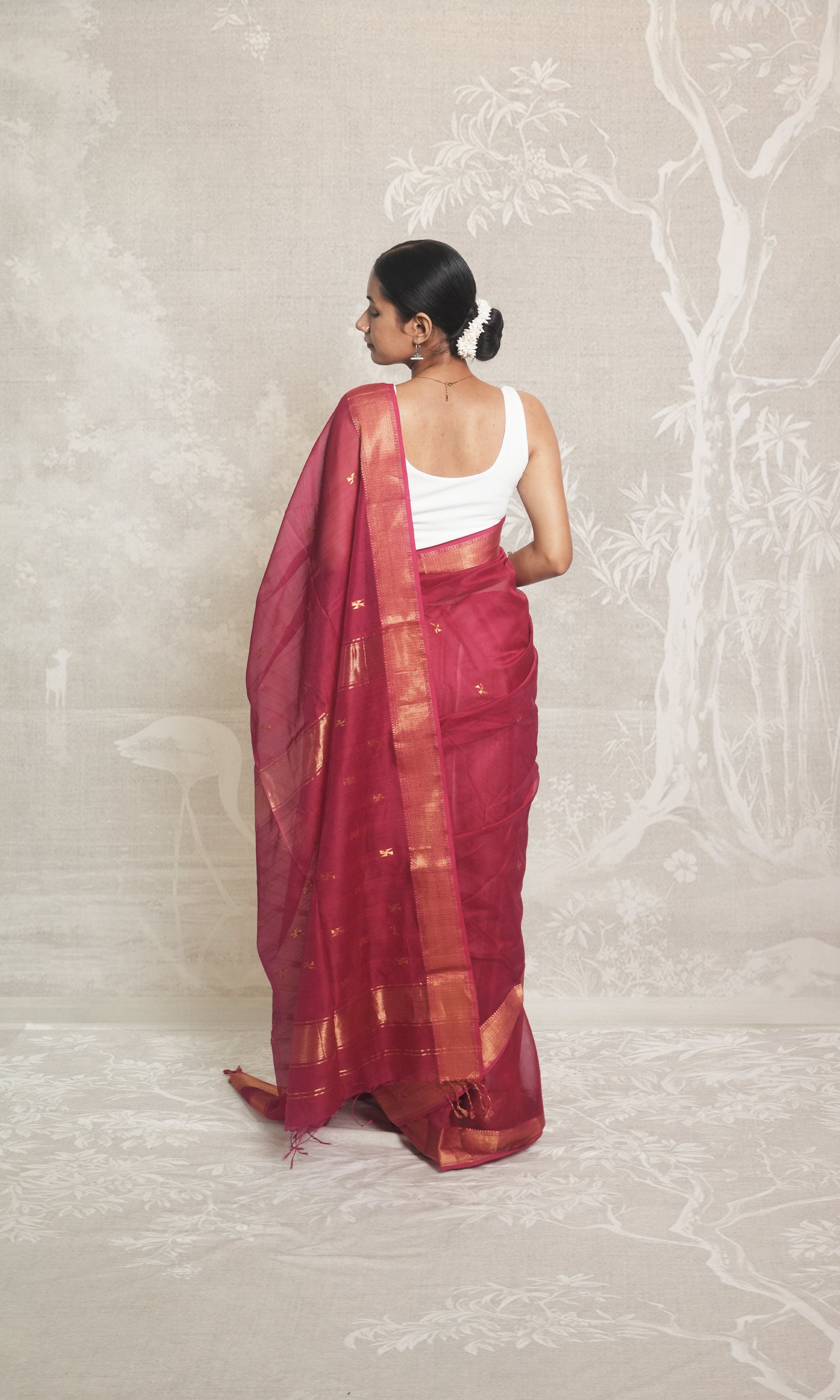 Rani Pink Zari Maheshwari Silk Saree With Blouse Piece