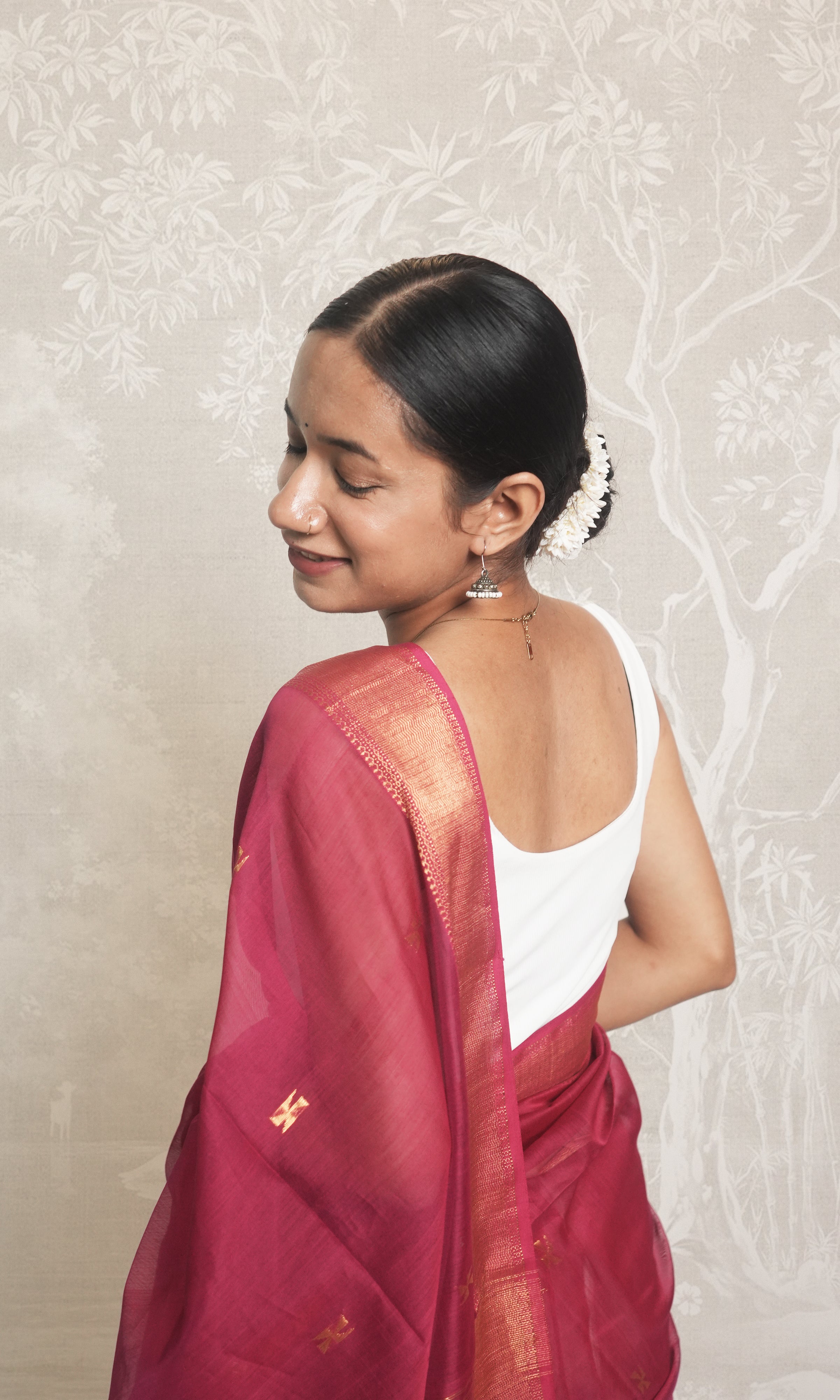 Rani Pink Zari Maheshwari Silk Saree With Blouse Piece