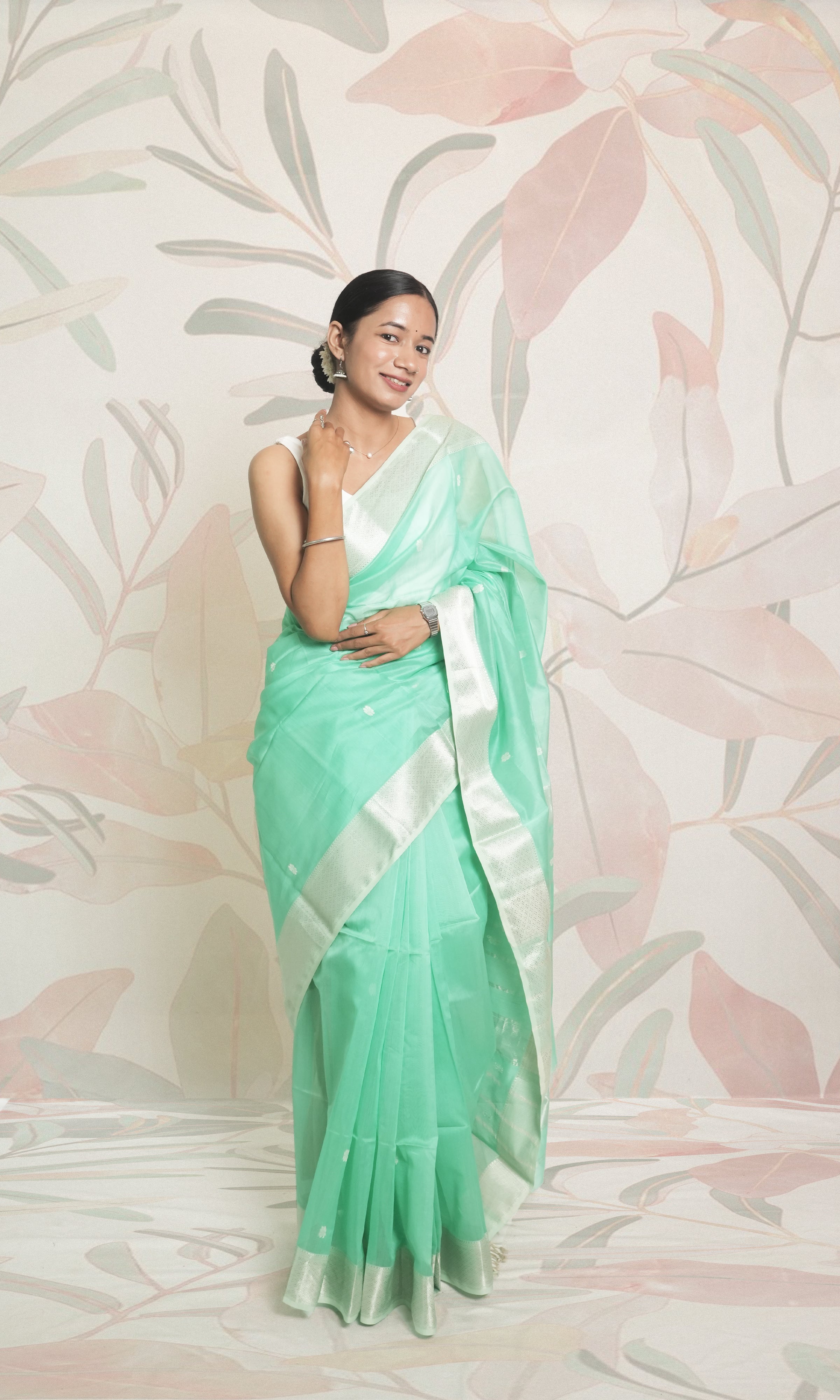 Light Sea Green & Silver White Motif Maheshwari Saree With Blouse Piece