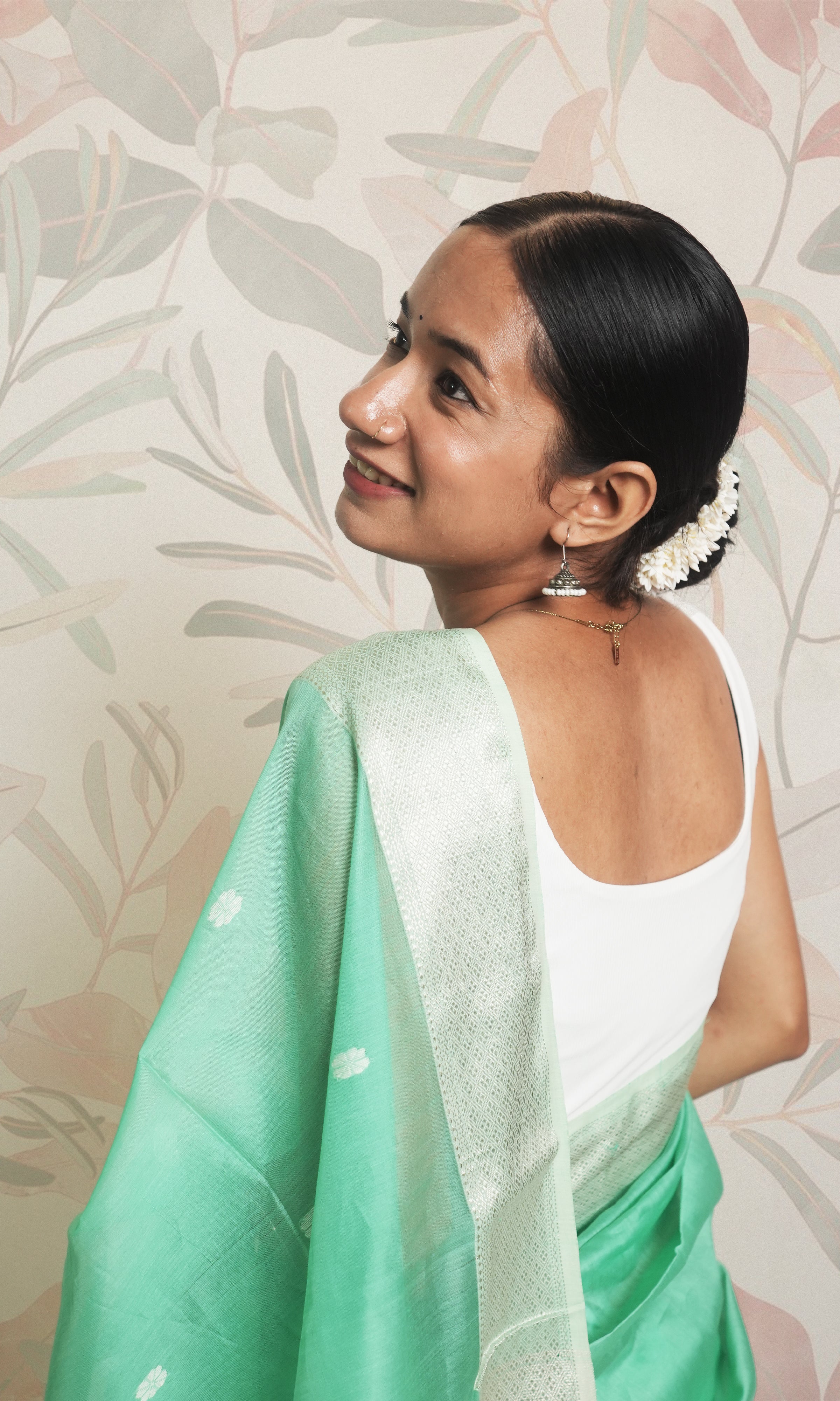 Light Sea Green & Silver White Motif Maheshwari Saree With Blouse Piece