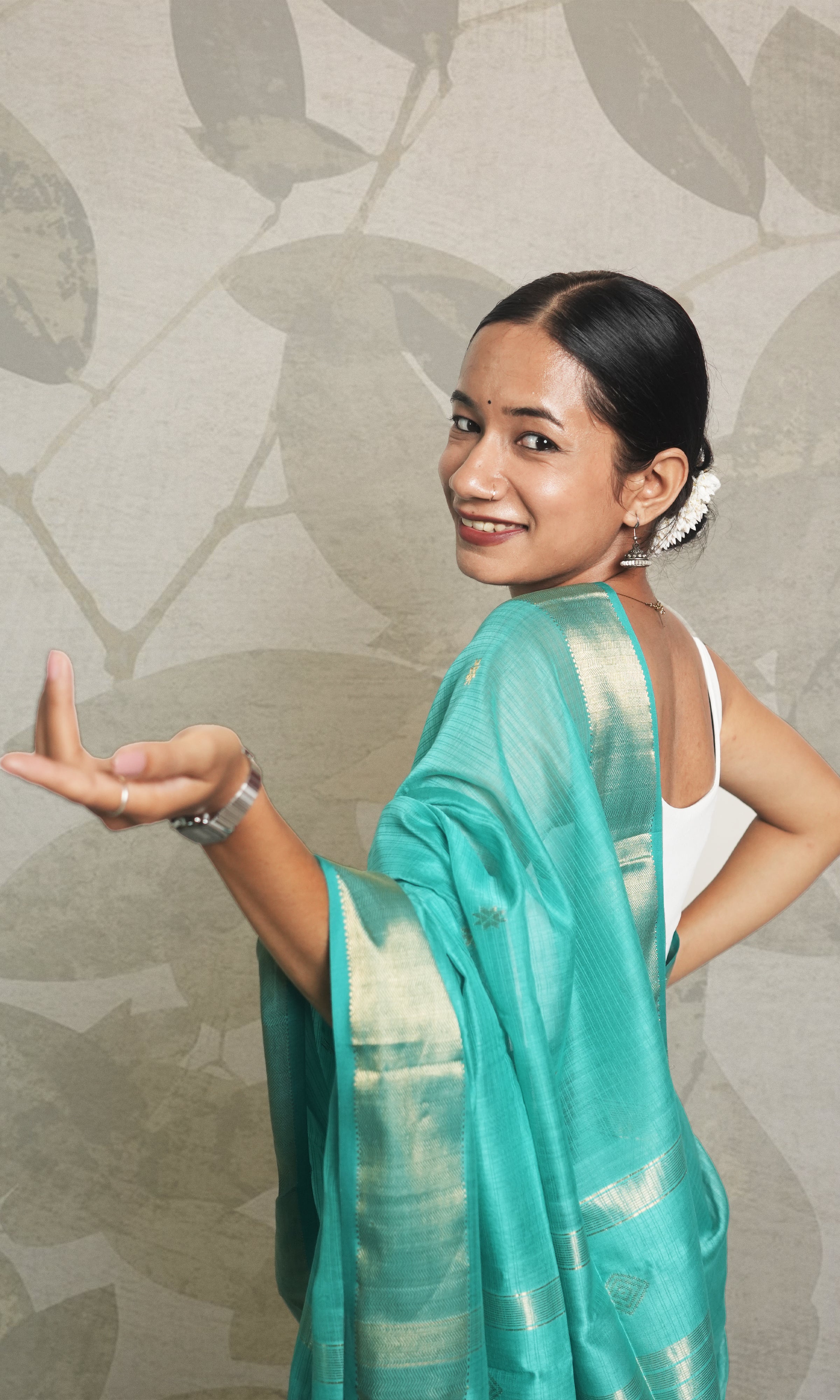 Sea Green & Gold Motif Maheshwari Saree With Blouse Piece