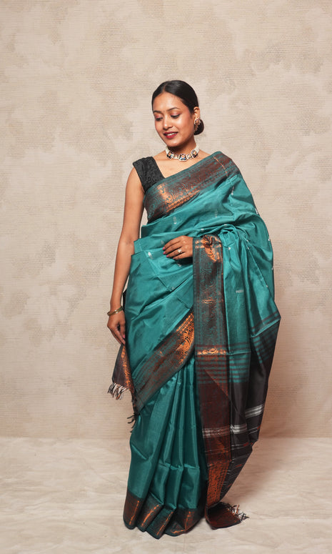Sea Green Body And Black Palla Banana Silk Saree Wth Zari