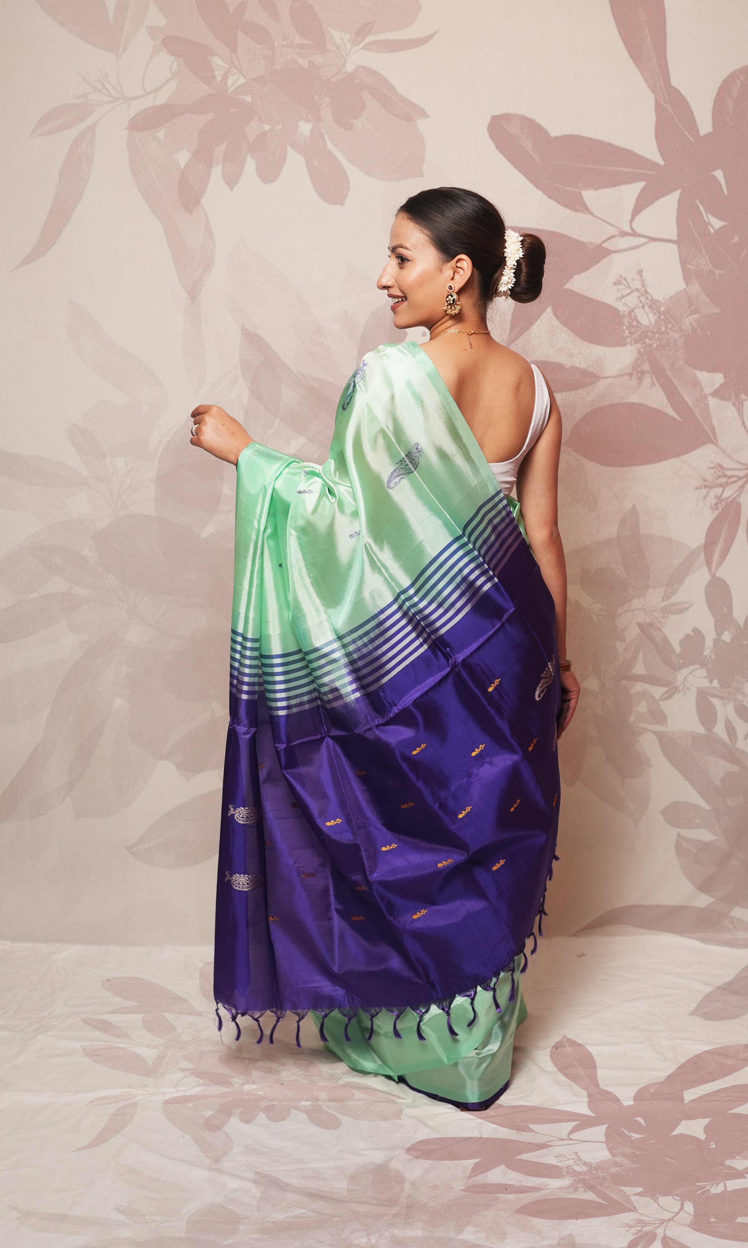 Sea Green Body And Dark Blue Palla Banana Silk Saree