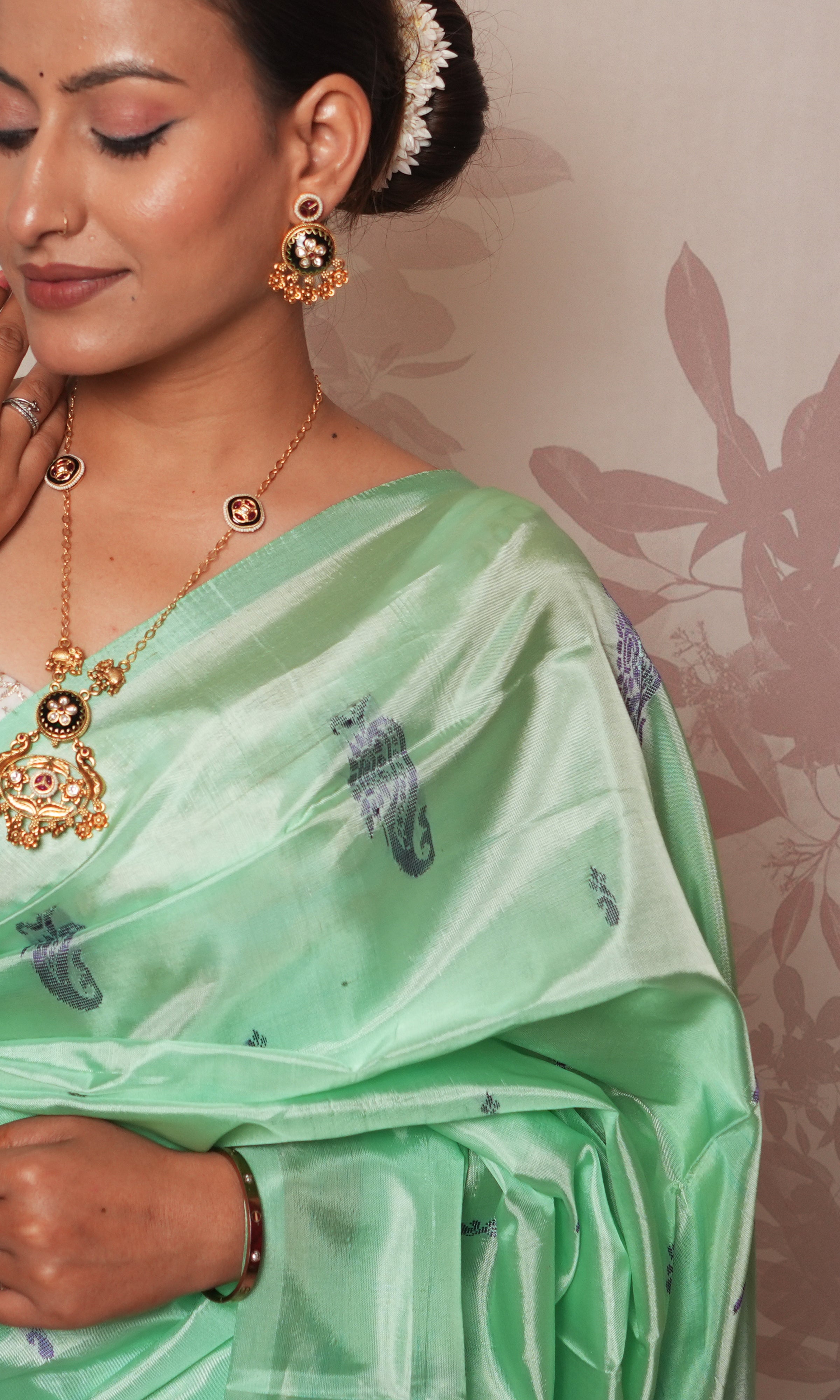 Sea Green Body And Dark Blue Palla Banana Silk Saree