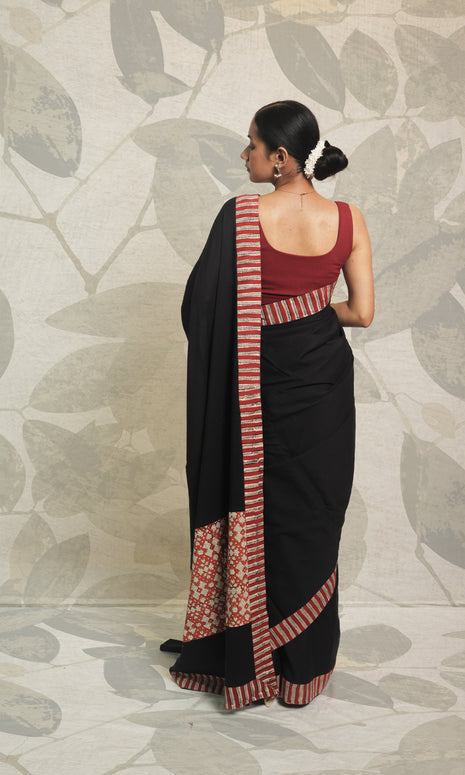 Black & Red Border Applique Mulmul Cotton Saree With Blouse Piece