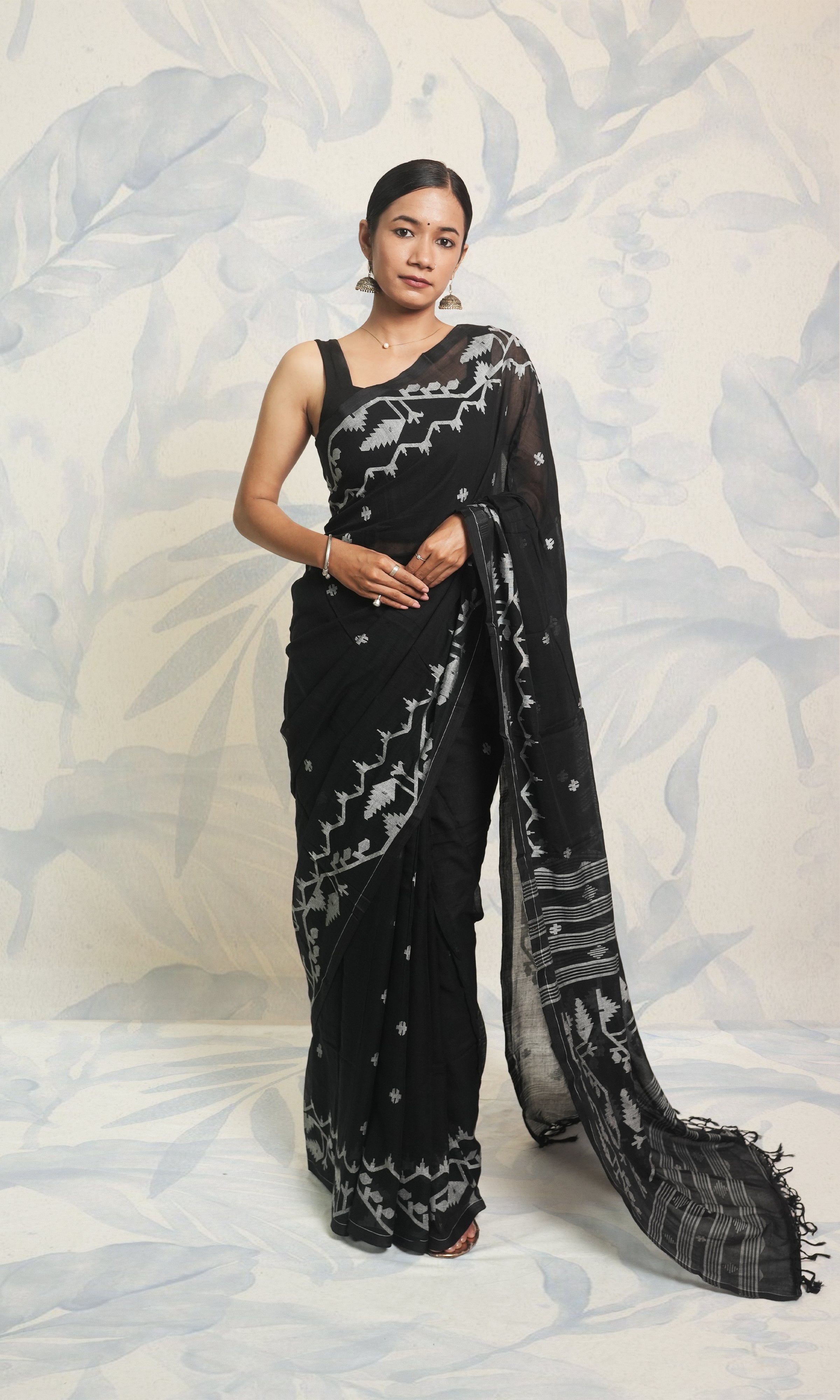 Gray & Black Cotton Jamdani Saree Without Blouse Piece