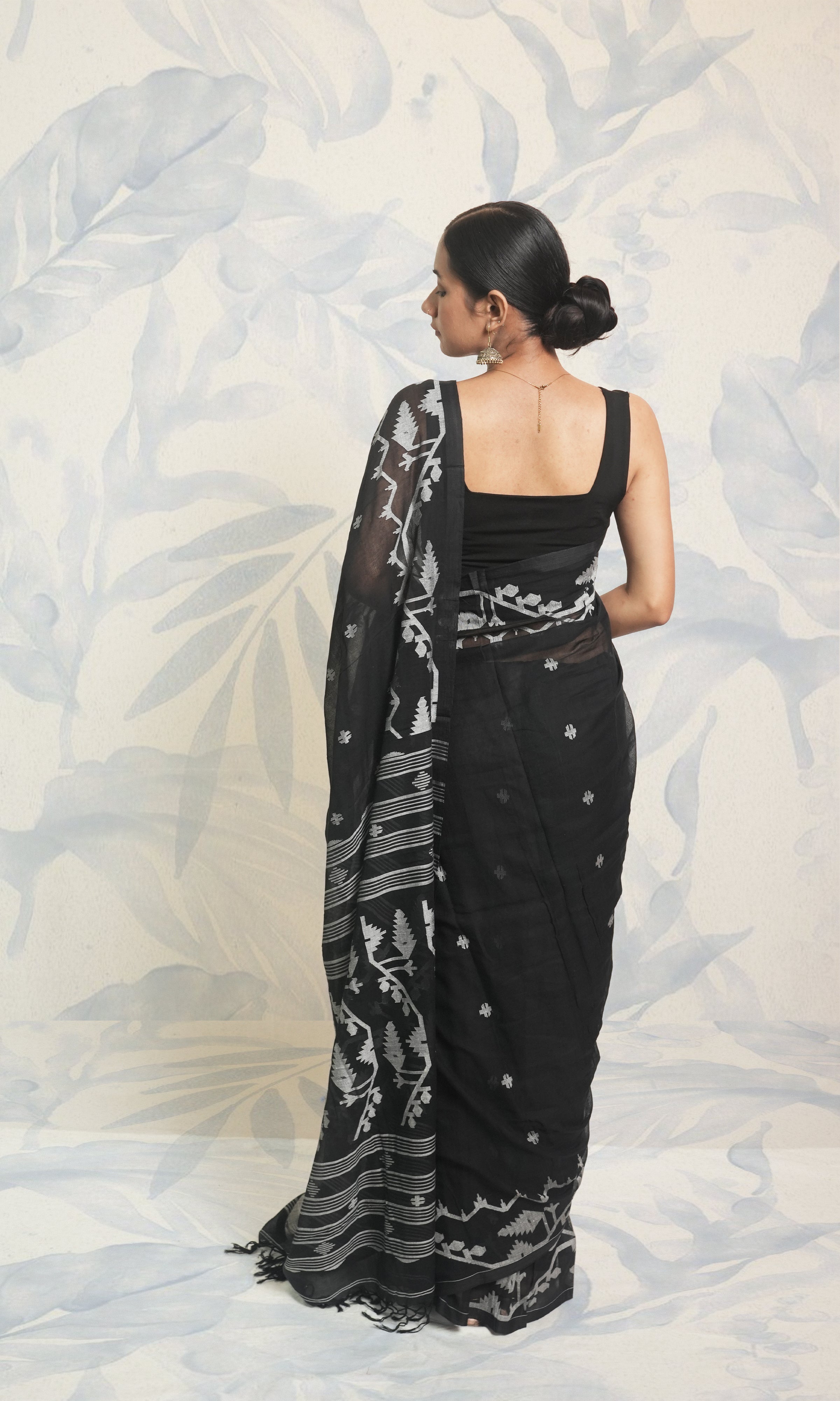 Gray & Black Cotton Jamdani Saree Without Blouse Piece