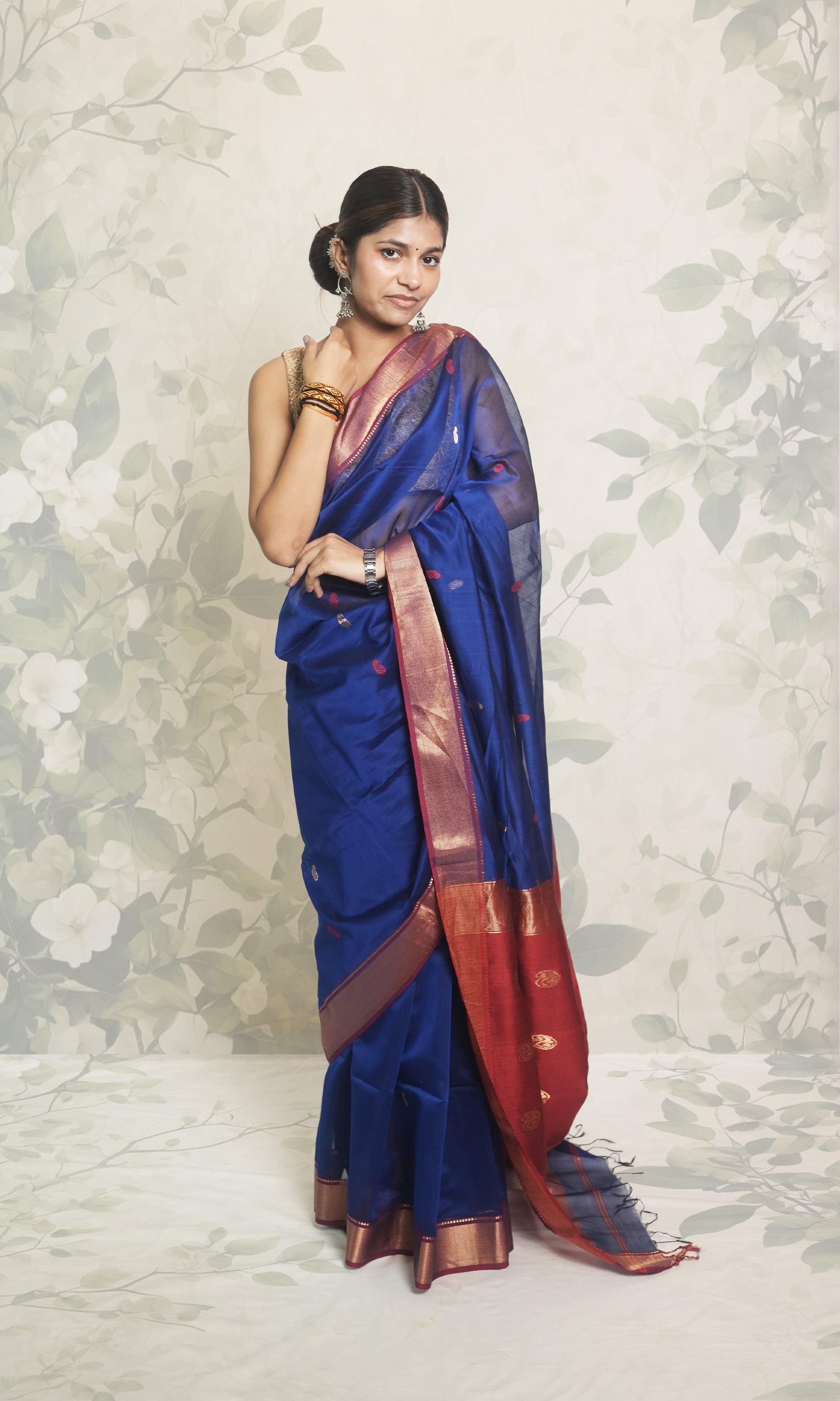 Royal Blue & Deep Red Maheshwari Saree With Blouse Piece