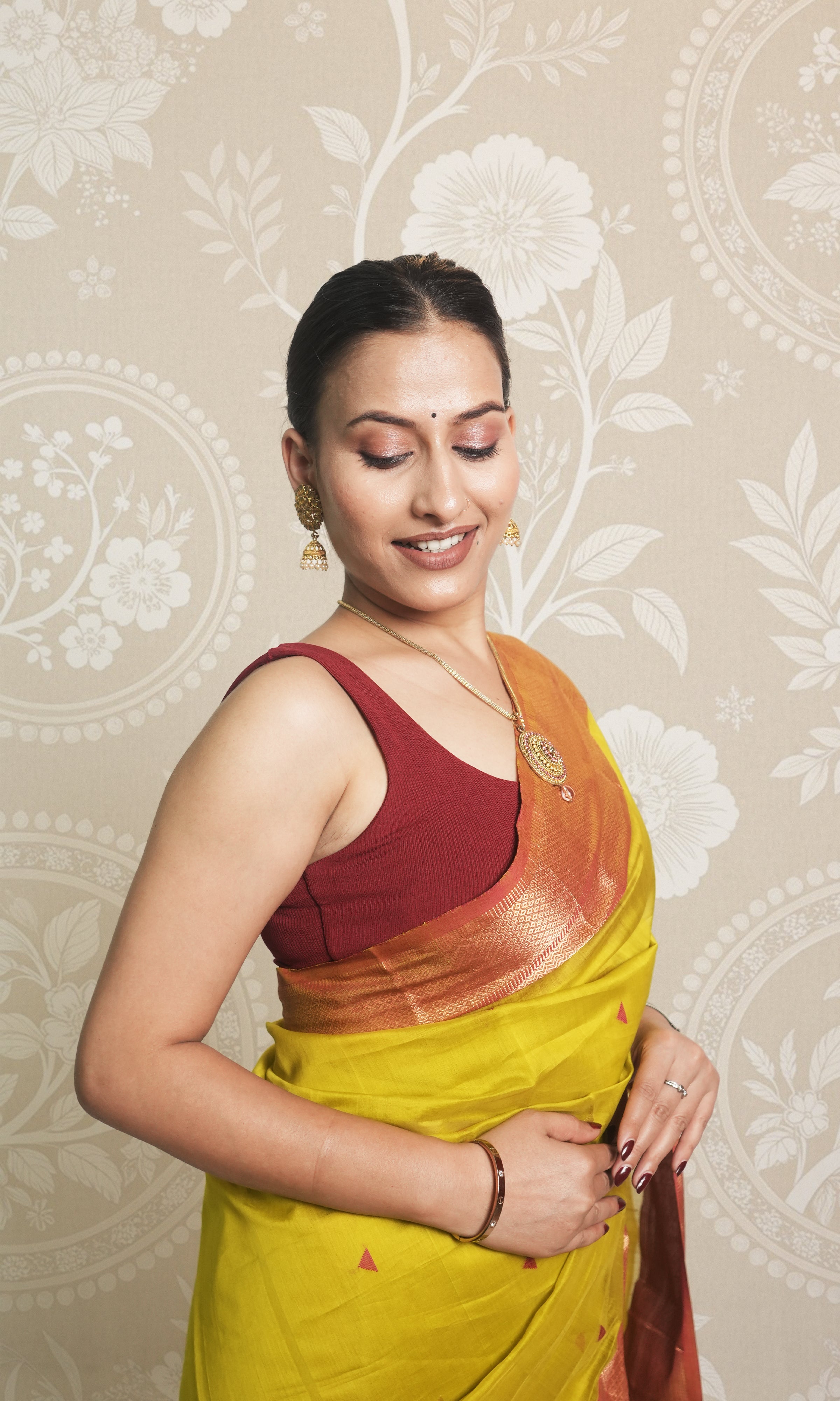 Red & Light Mehndi Green Mahashwari Silk Saree With Blouse Piece