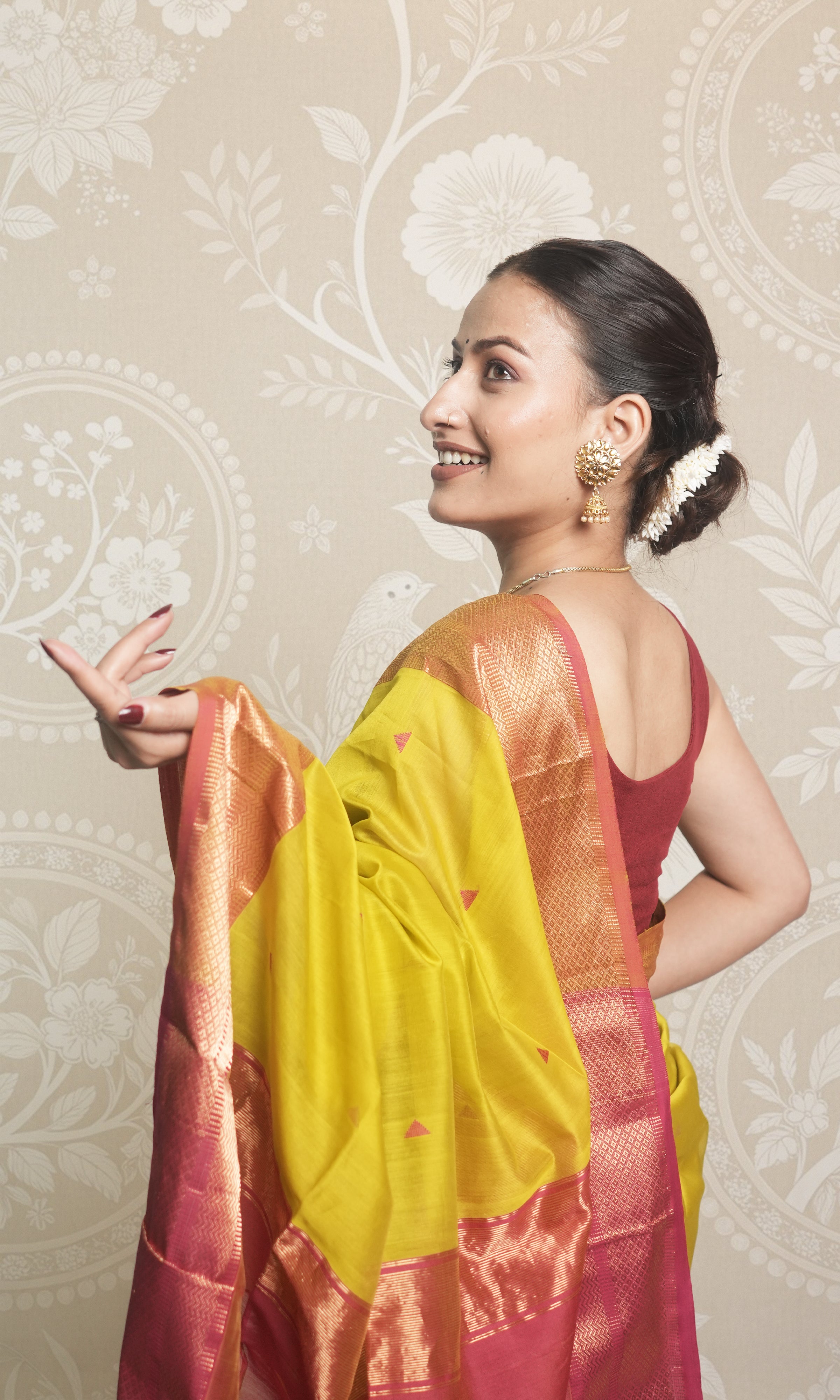 Red & Light Mehndi Green Mahashwari Silk Saree With Blouse Piece