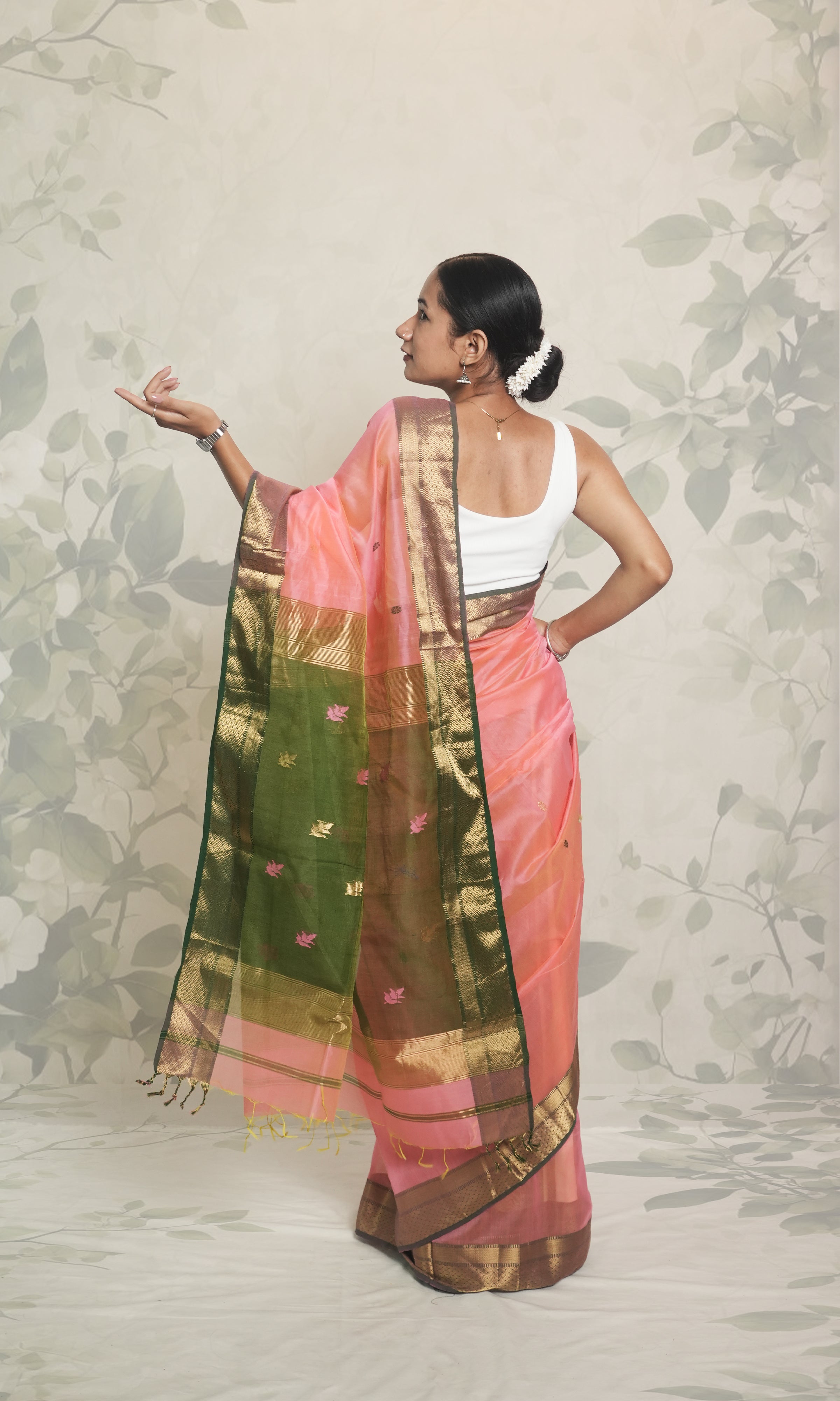 Peach & Green Maheshwari Silk Saree With Blouse Piece