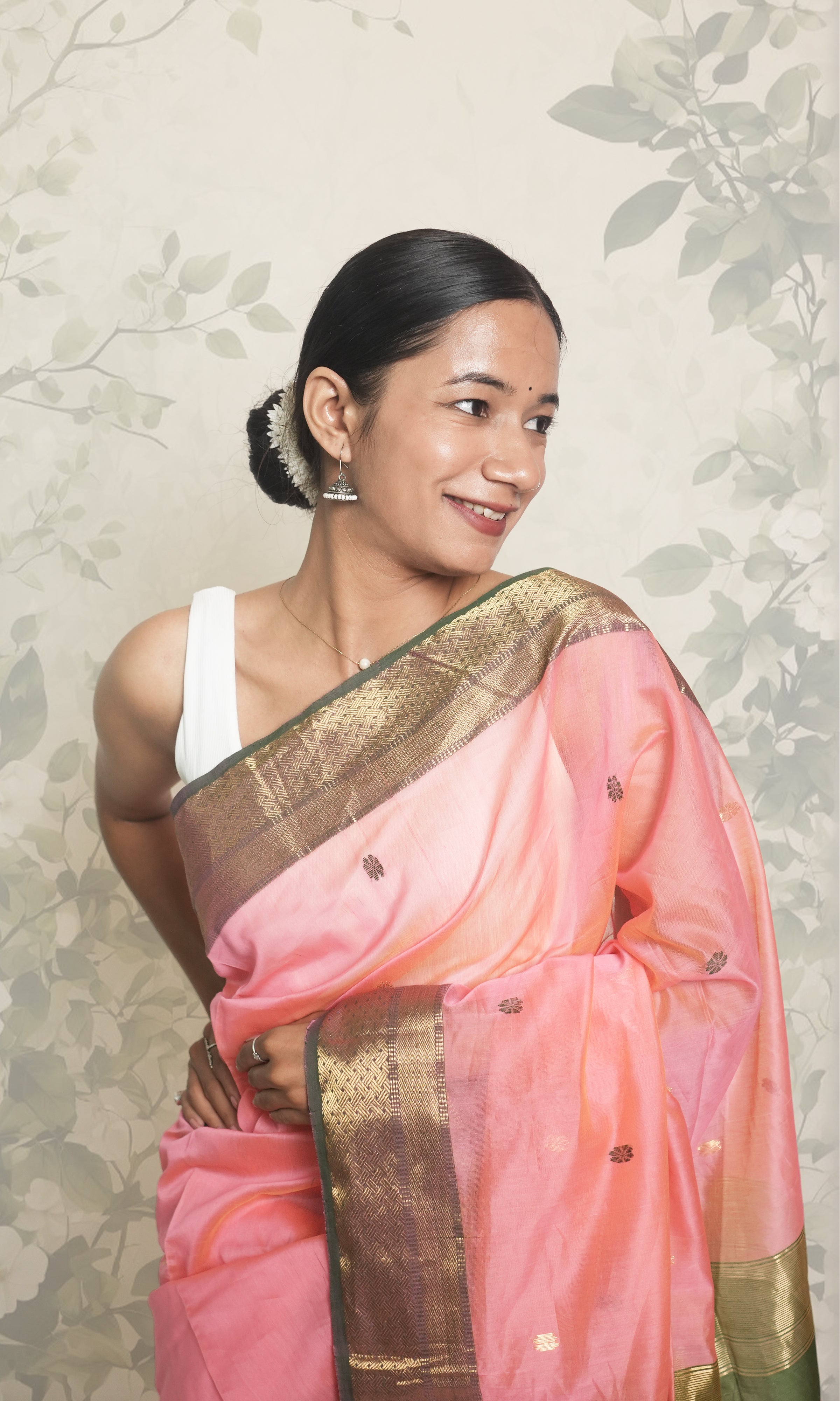 Peach & Green Maheshwari Silk Saree With Blouse Piece