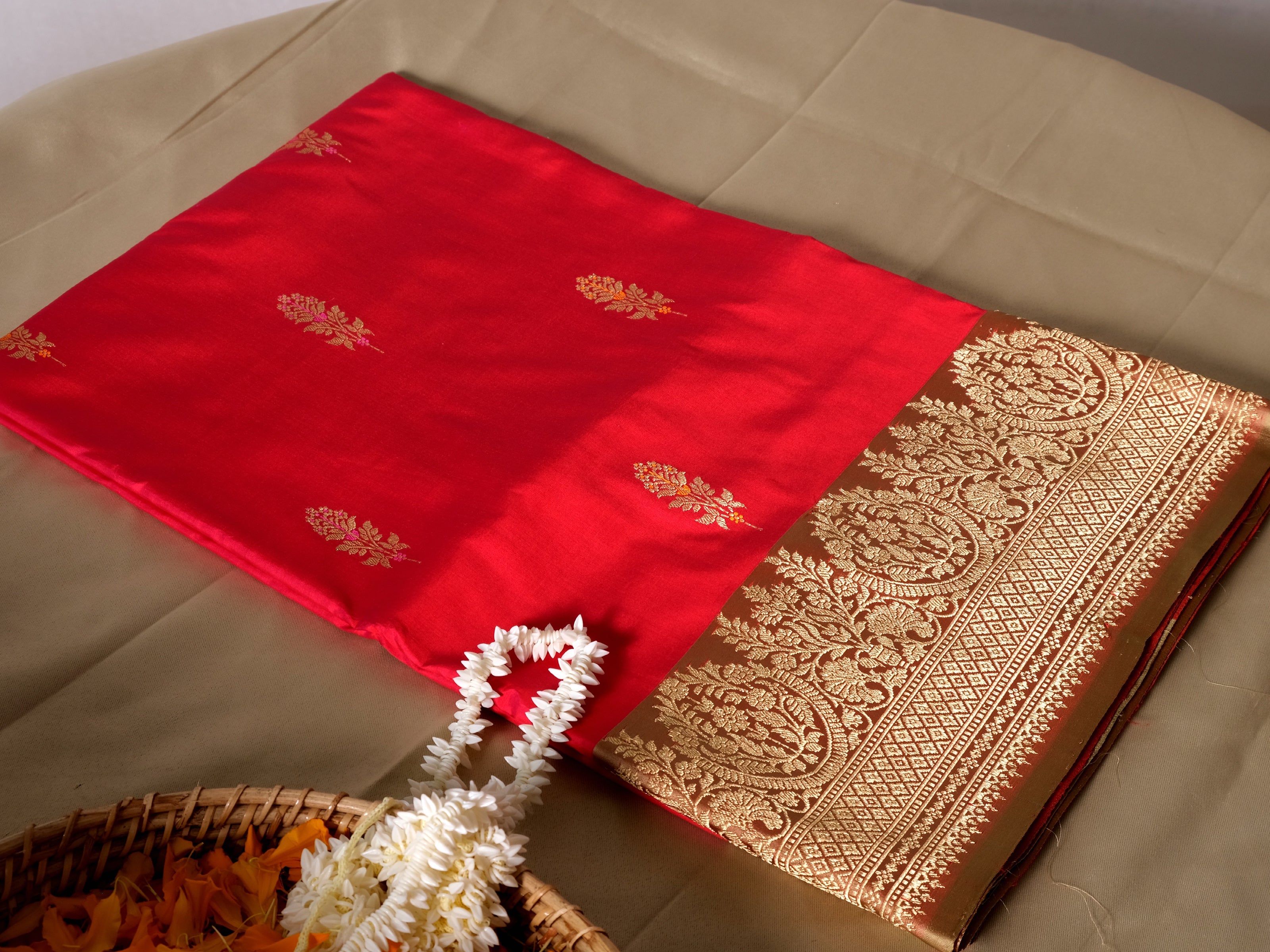 Gajari Red And Light Pista Green Banarasi Silk Saree